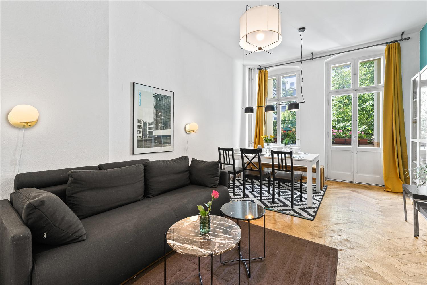 Apartment with Balcony photo 1