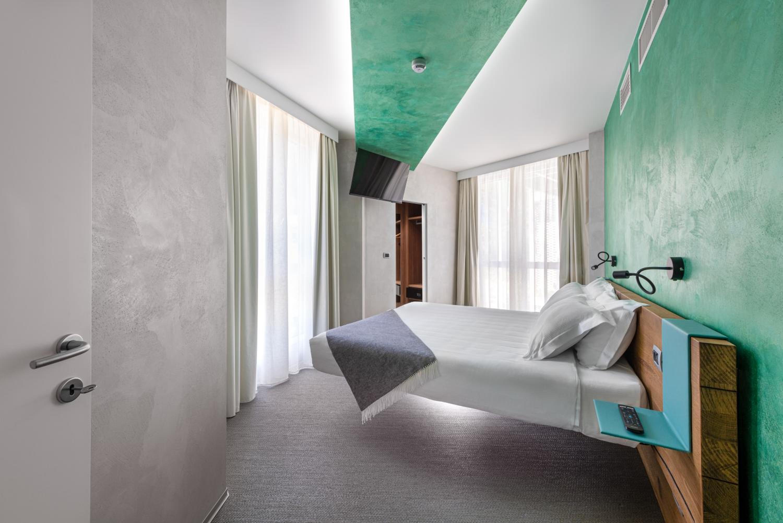 Suite - Photo 4