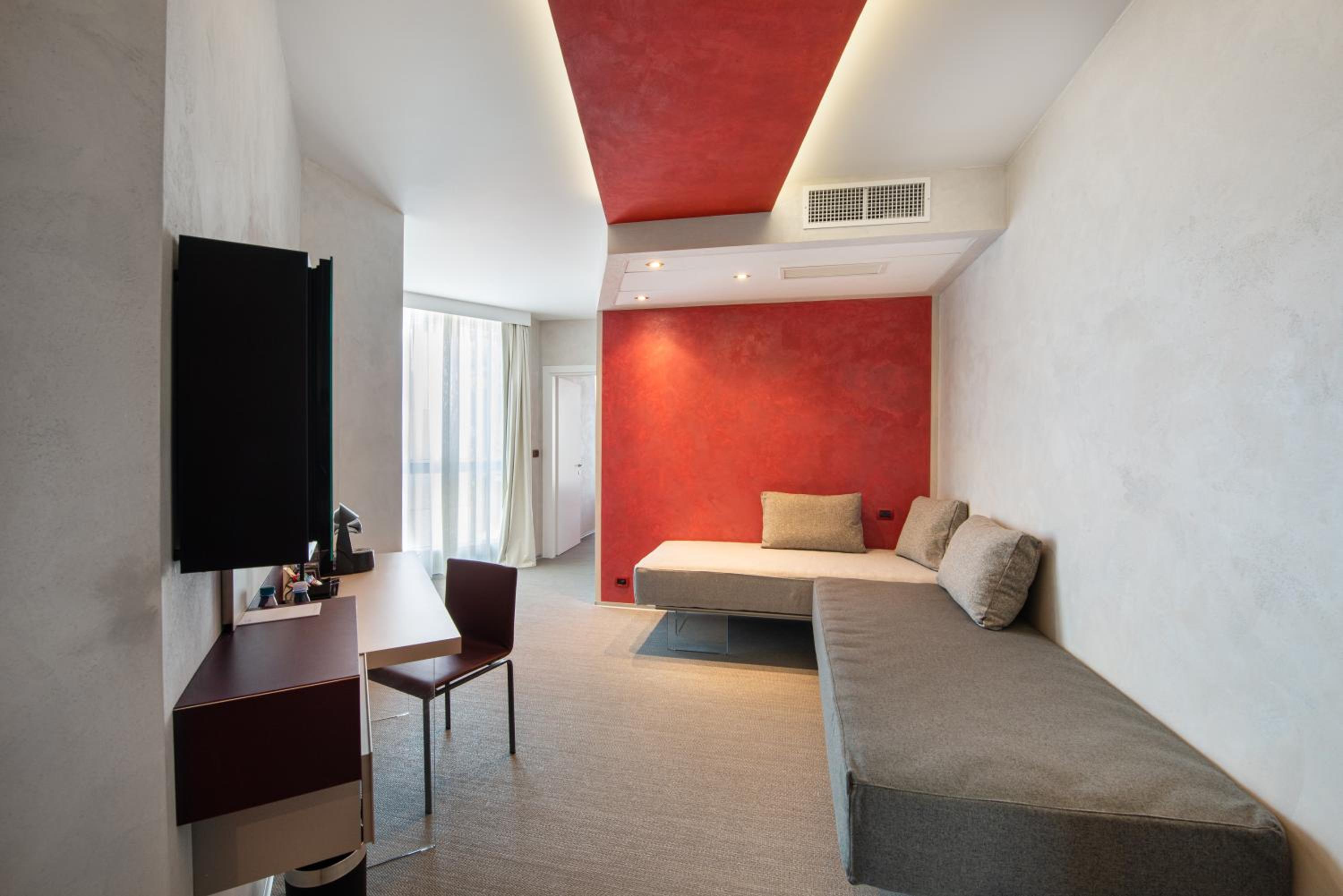 Suite - Photo 2