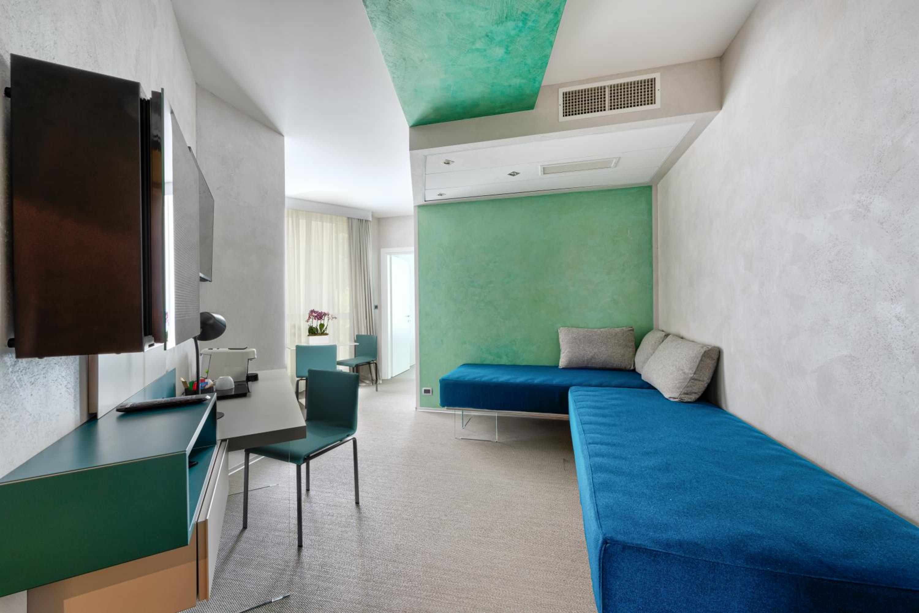 Suite - Photo 6