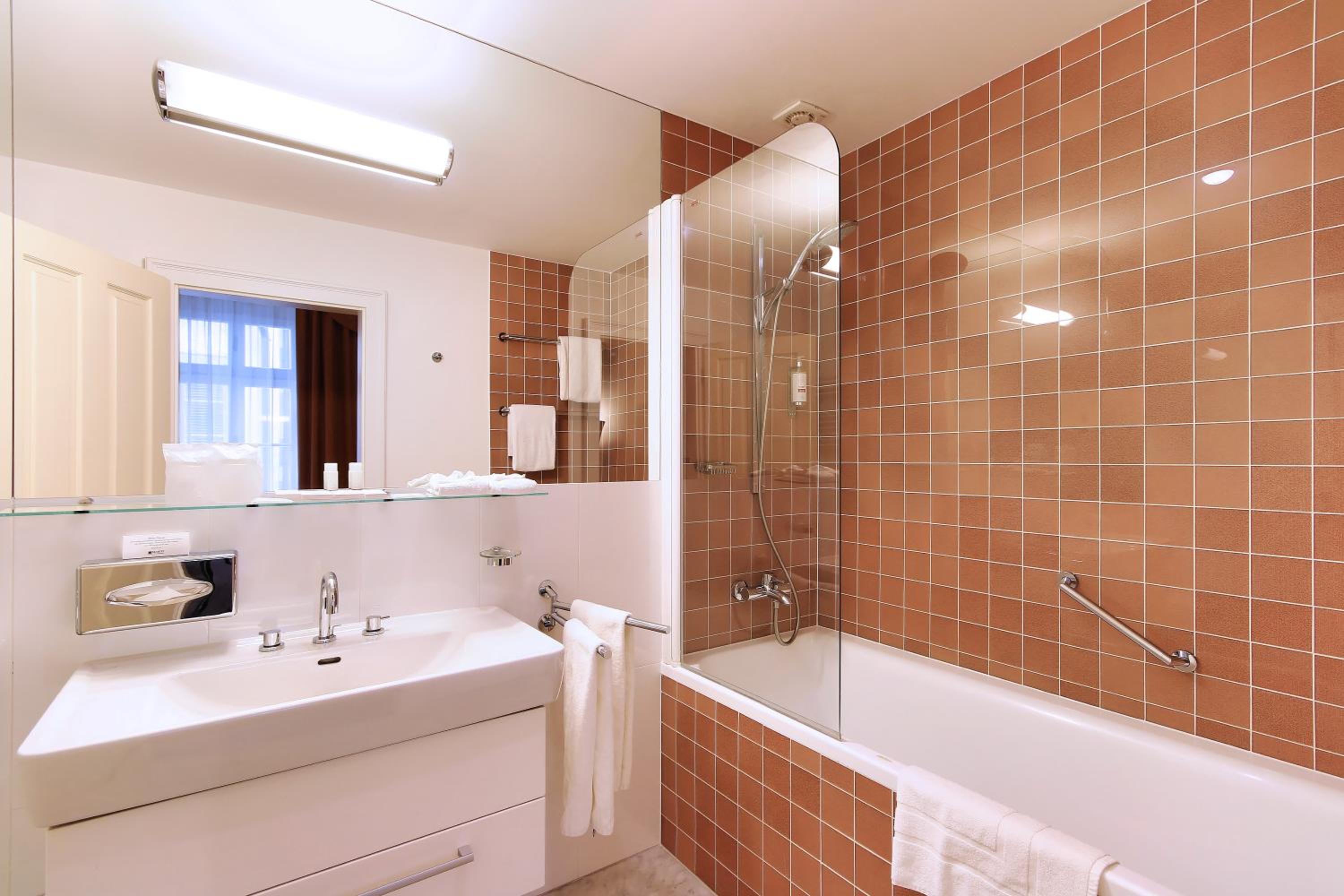 Budget Double Room photo 3