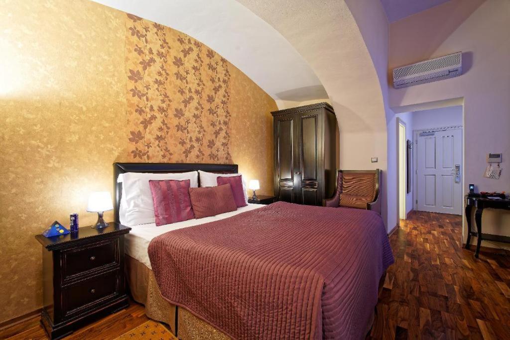 Budget Double Room photo 2