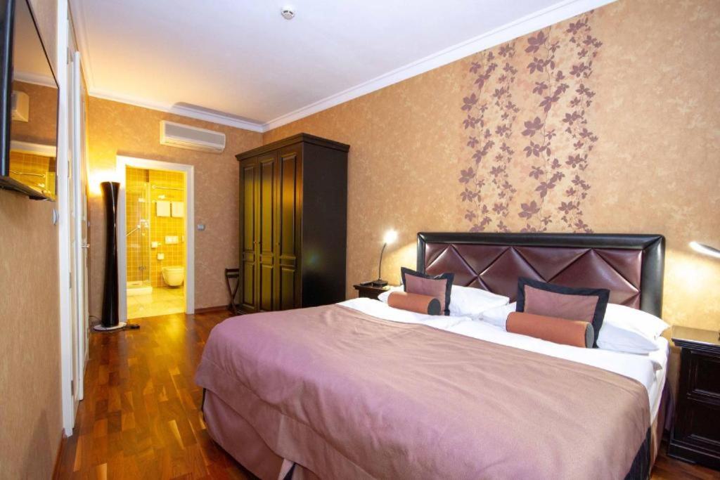 Budget Double Room photo 1