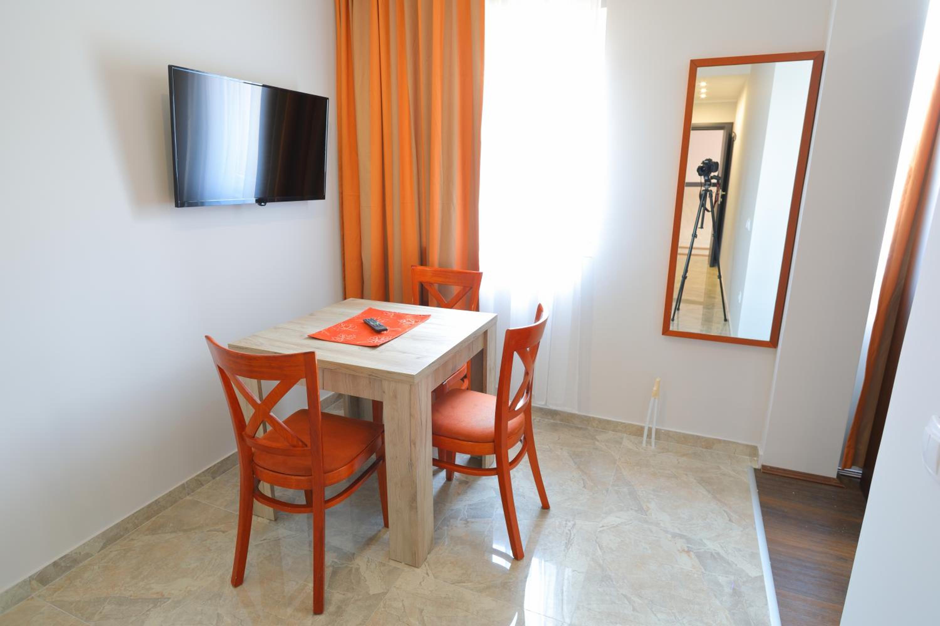 One-Bedroom Apartment photo 2