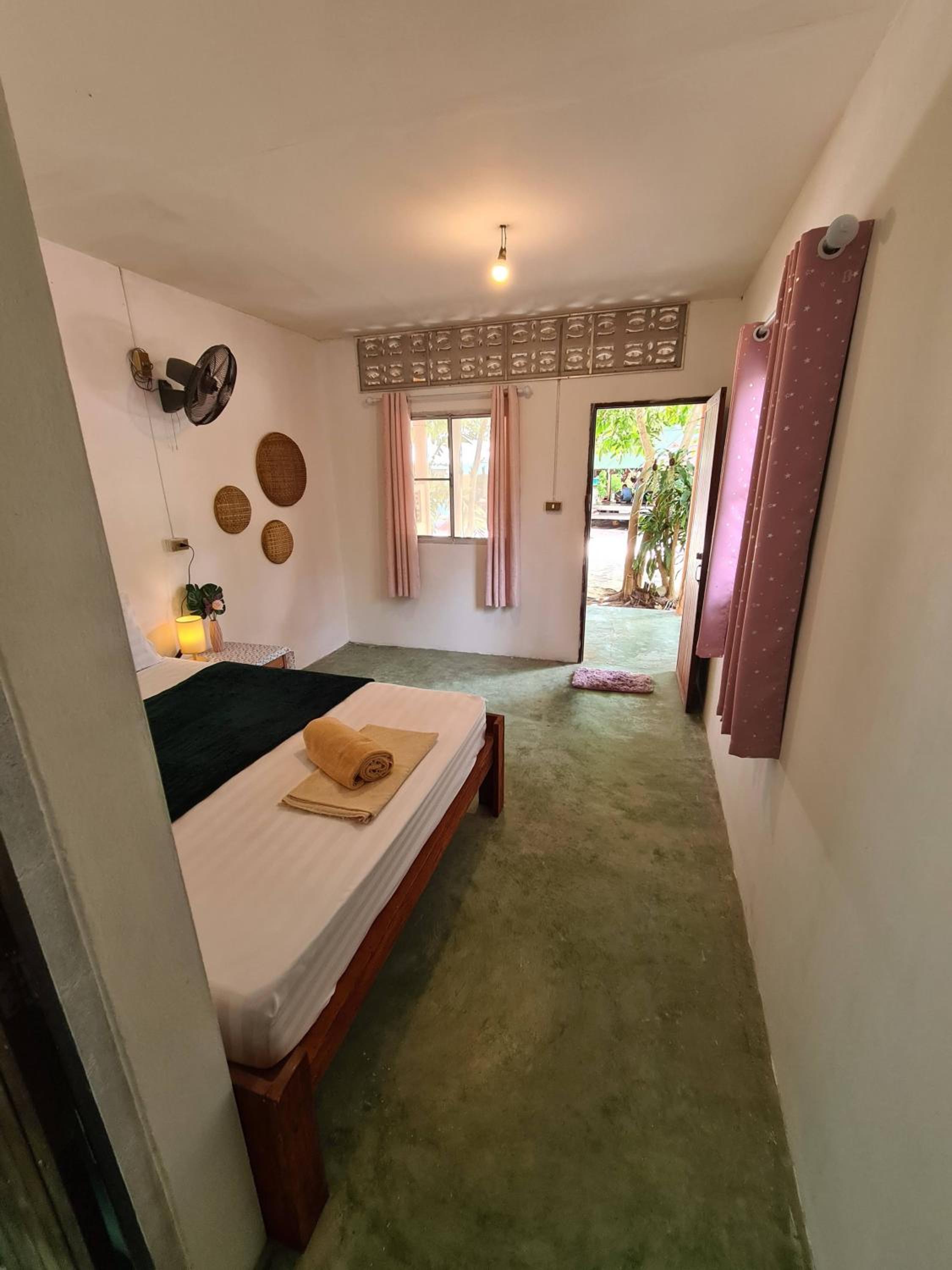 Budget Double Room photo 2