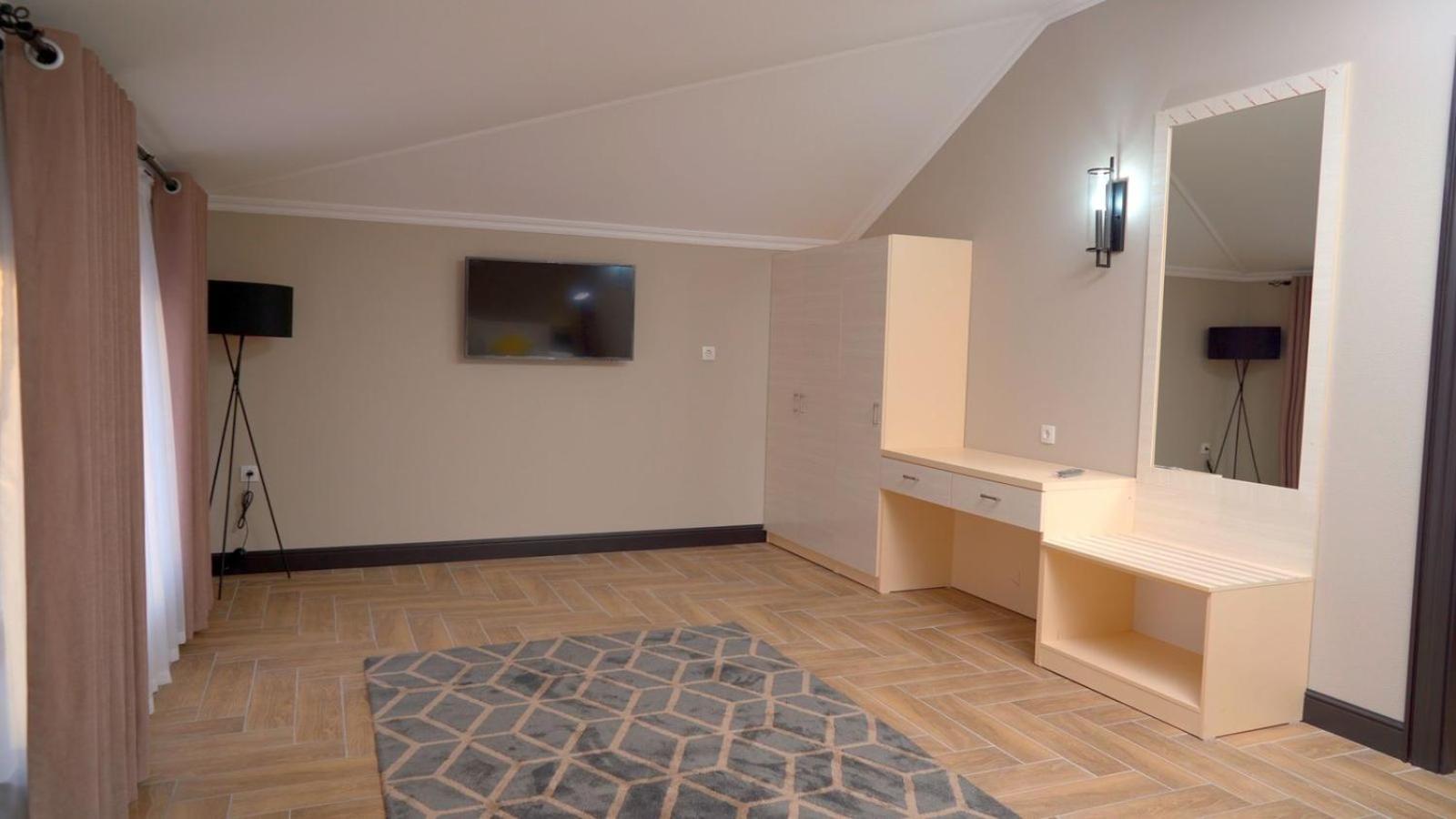 Two-Bedroom Apartment photo 2