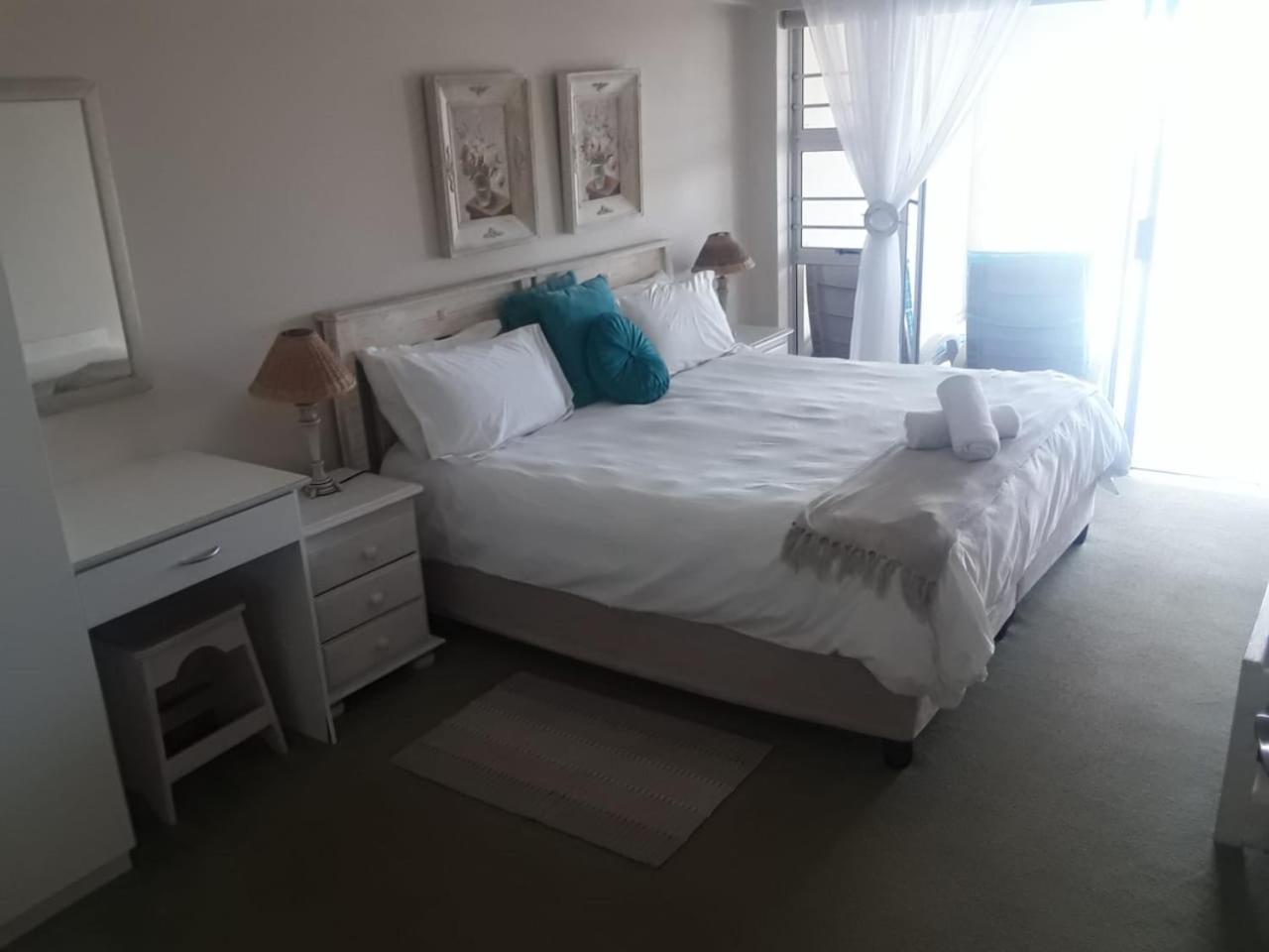Two-Bedroom Apartment - Photo 8