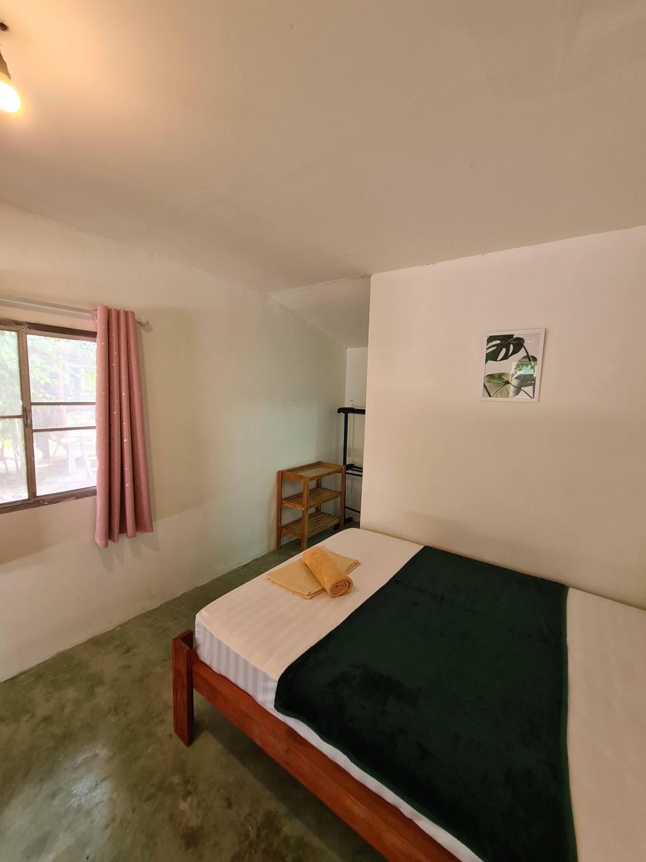 Budget Double Room photo 3