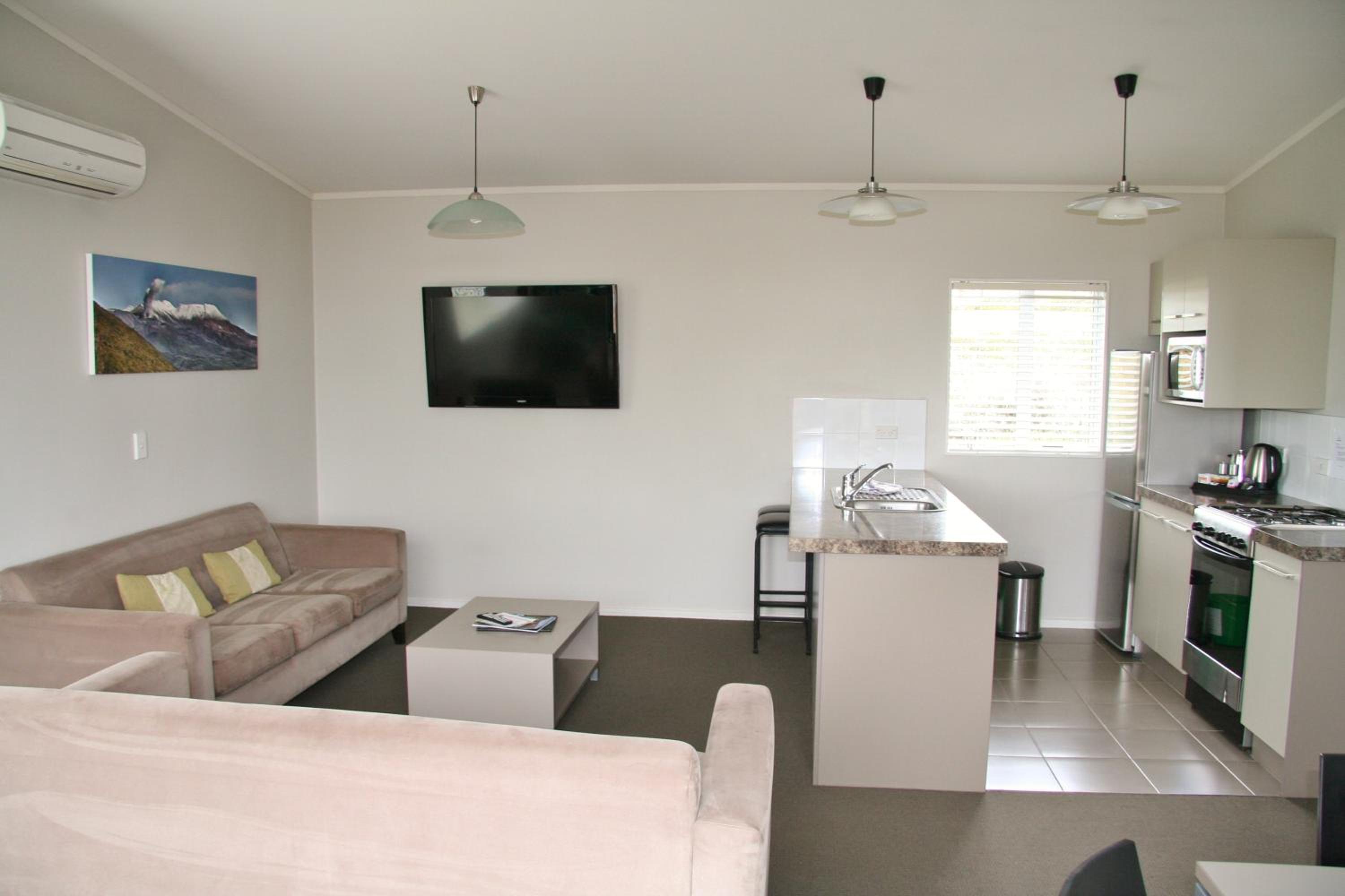 Deluxe Three-Bedroom Chalet - Photo 2