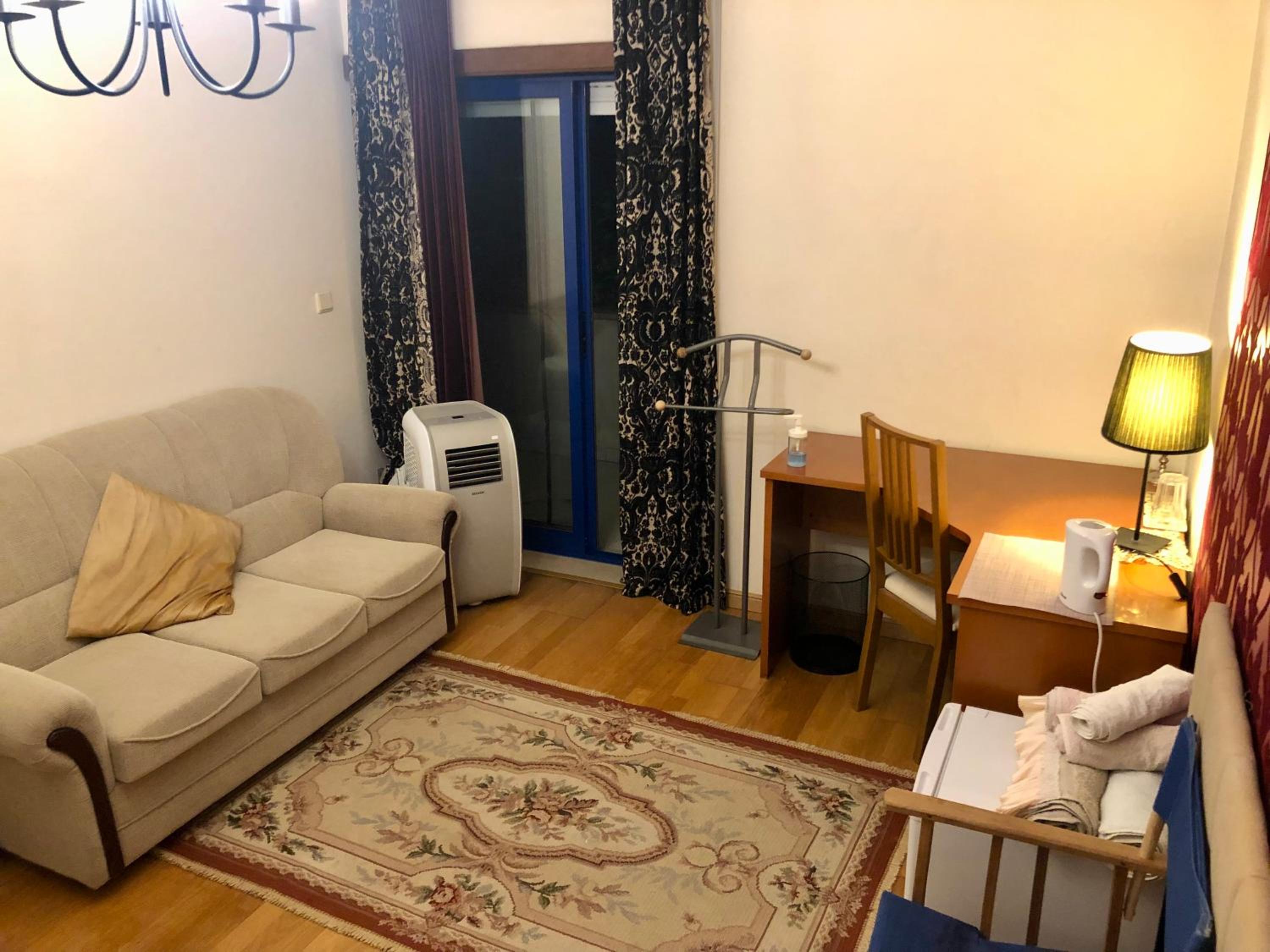 King Suite with Balcony photo 2