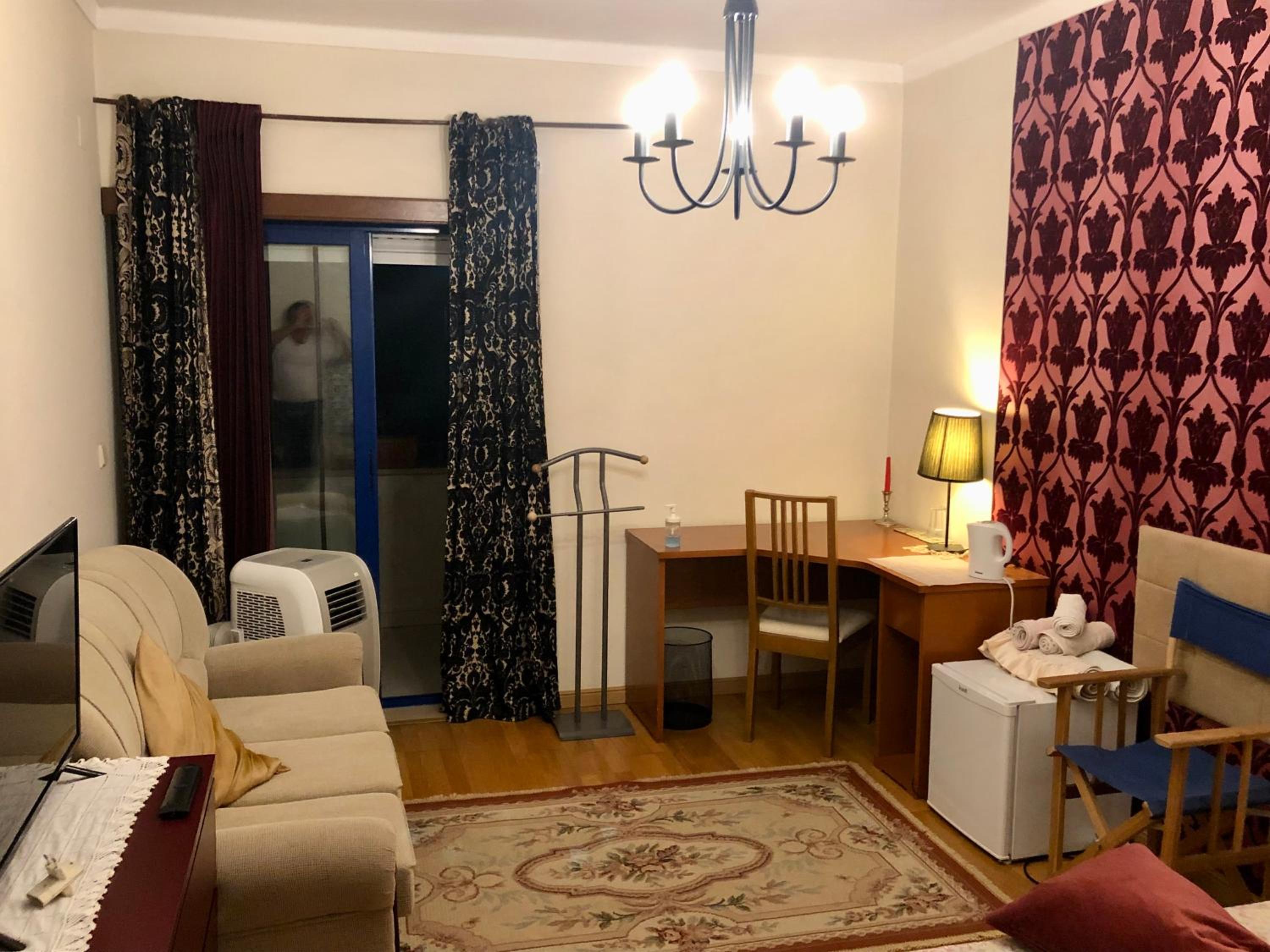 King Suite with Balcony photo 3
