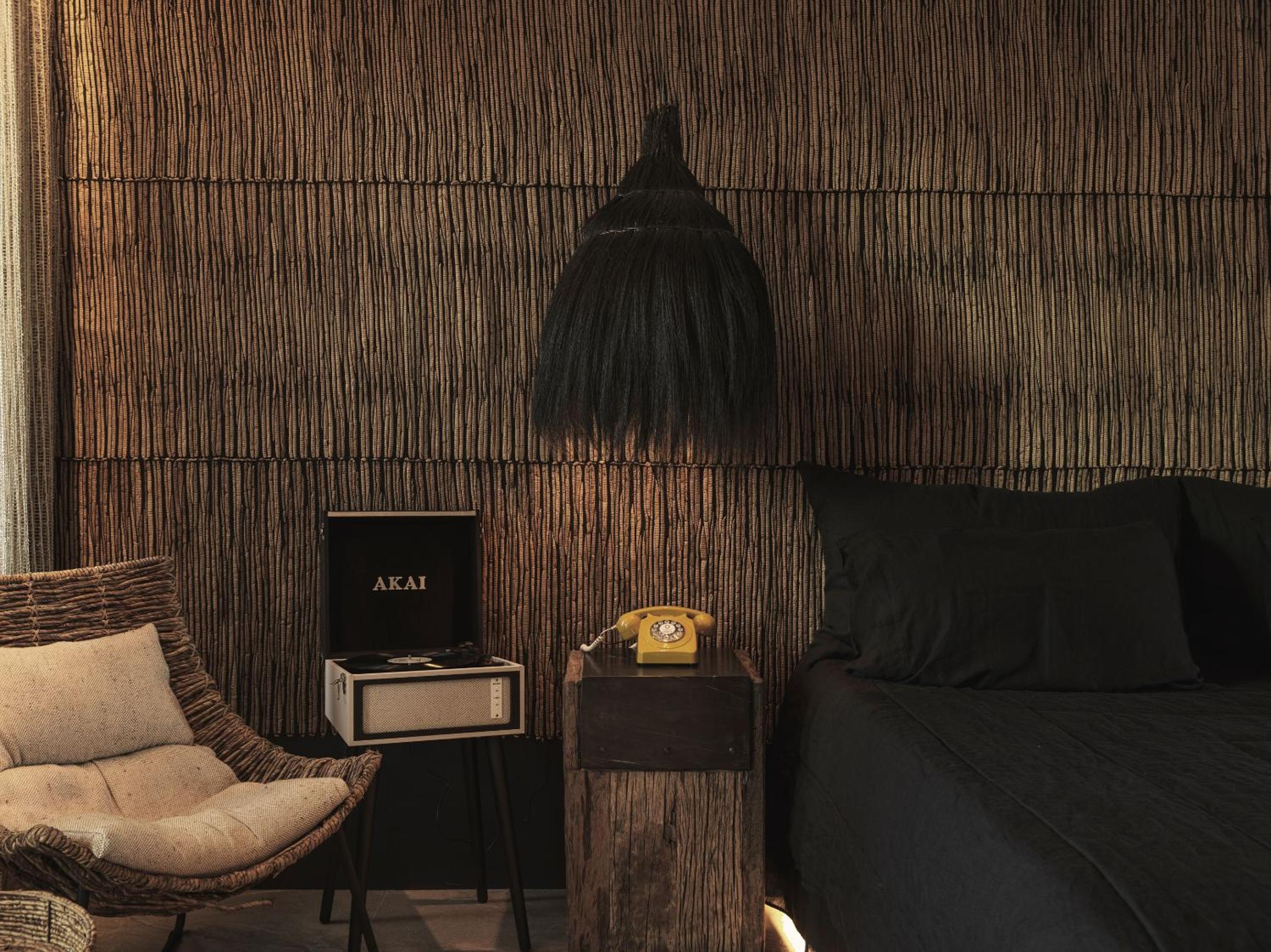 EOS Double Room - Photo 9