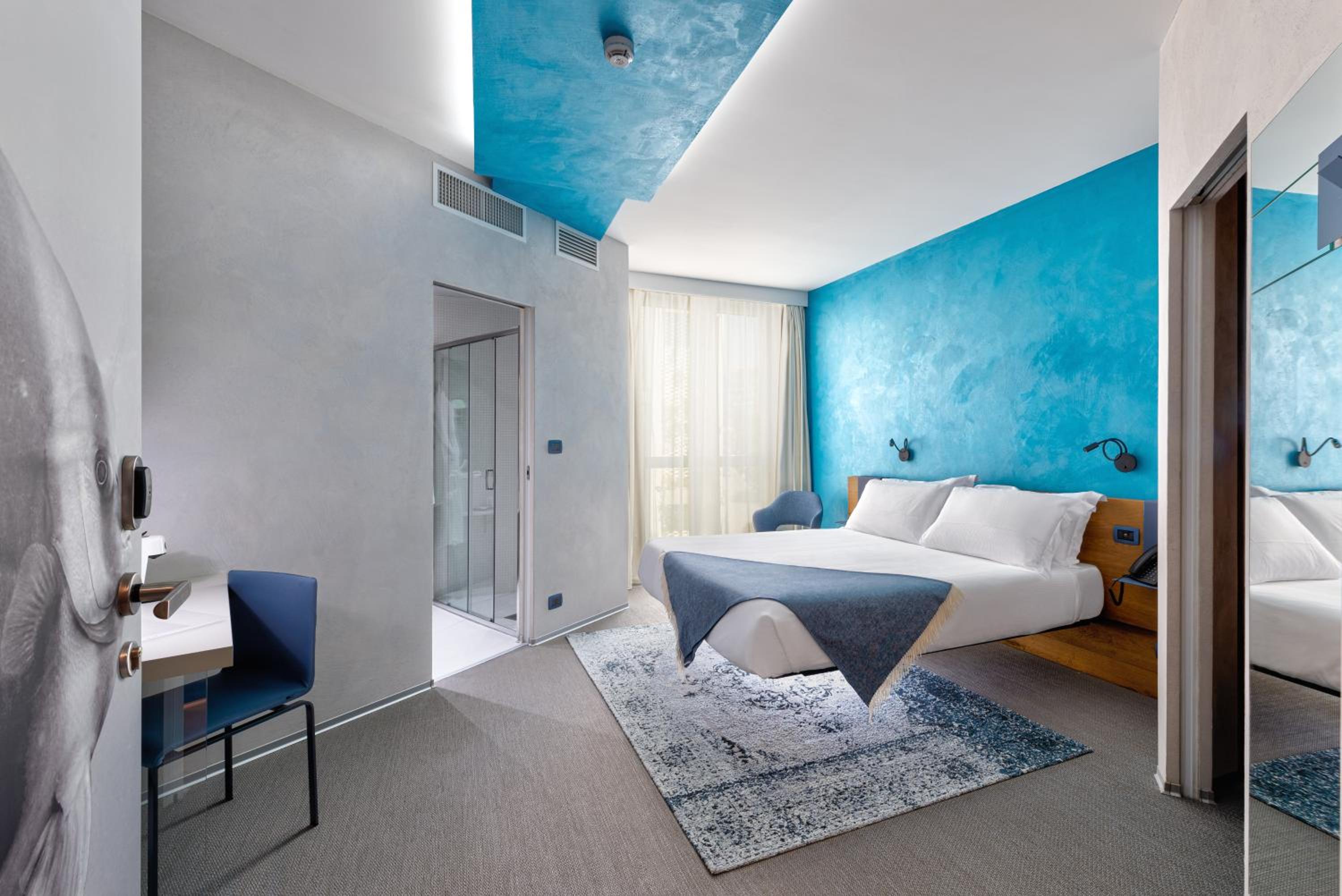 Deluxe Room - Photo 6