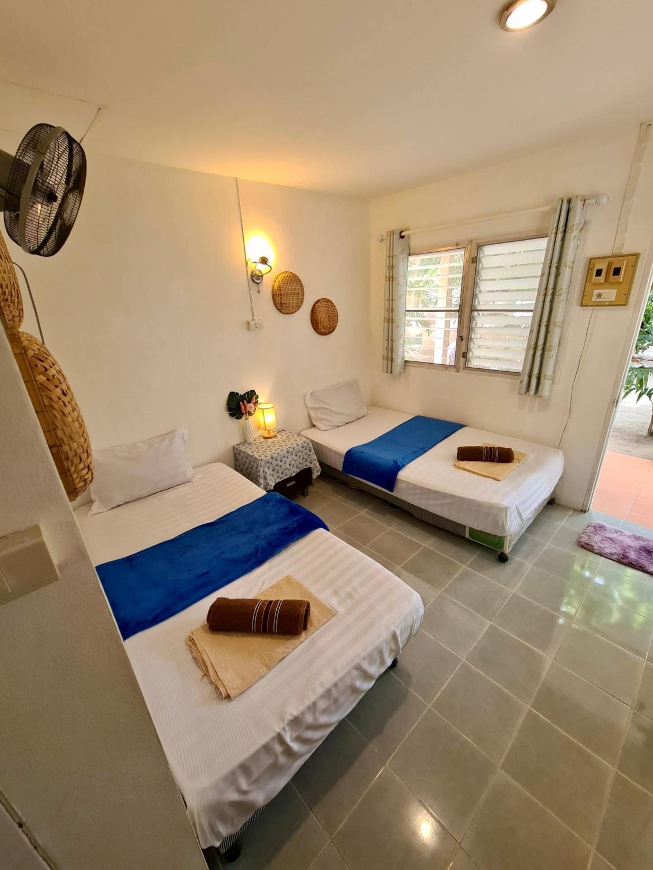 Small Twin Room photo 1
