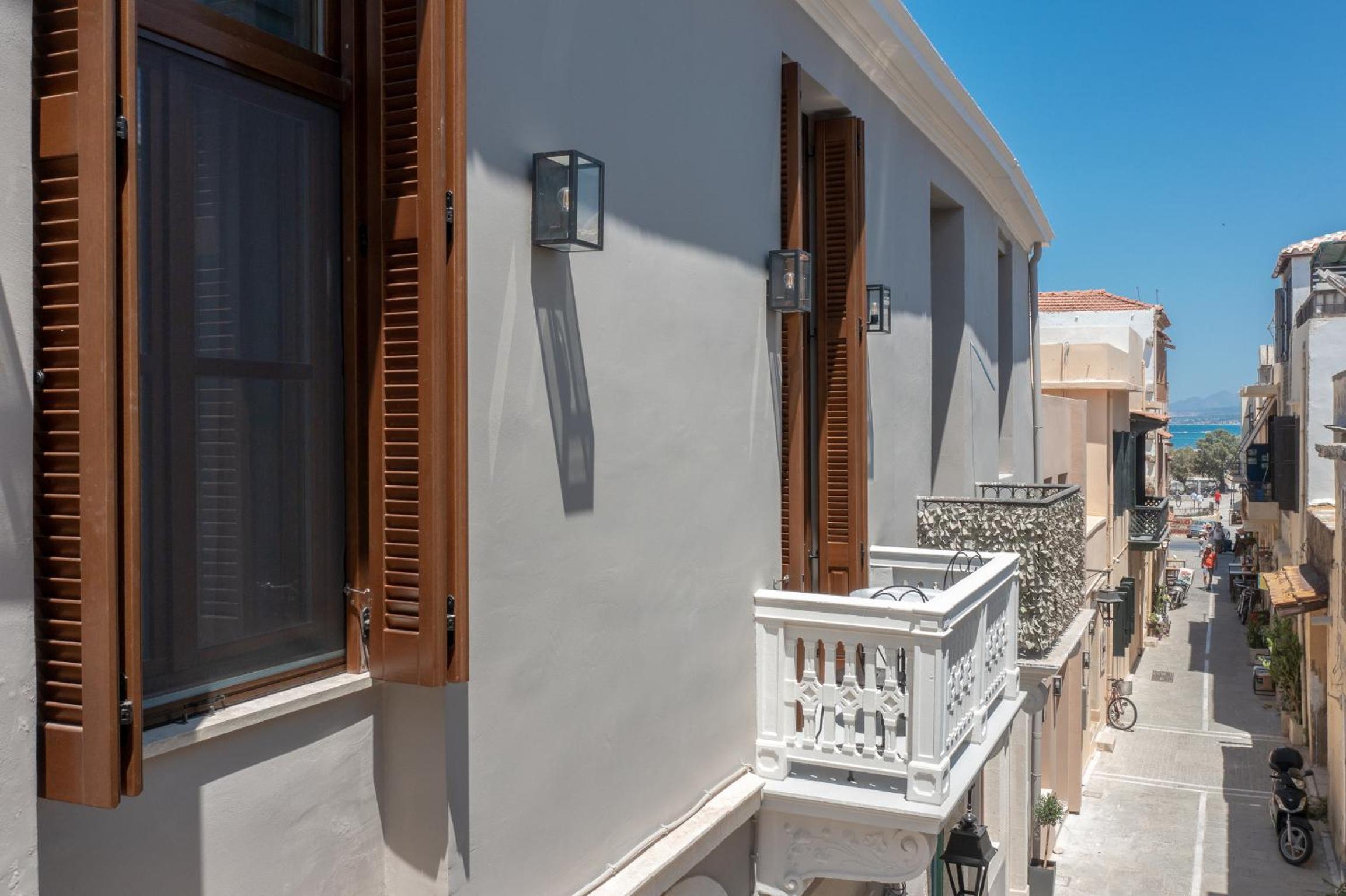 Junior Suite with Old Town View and Balcony	 - Photo 2