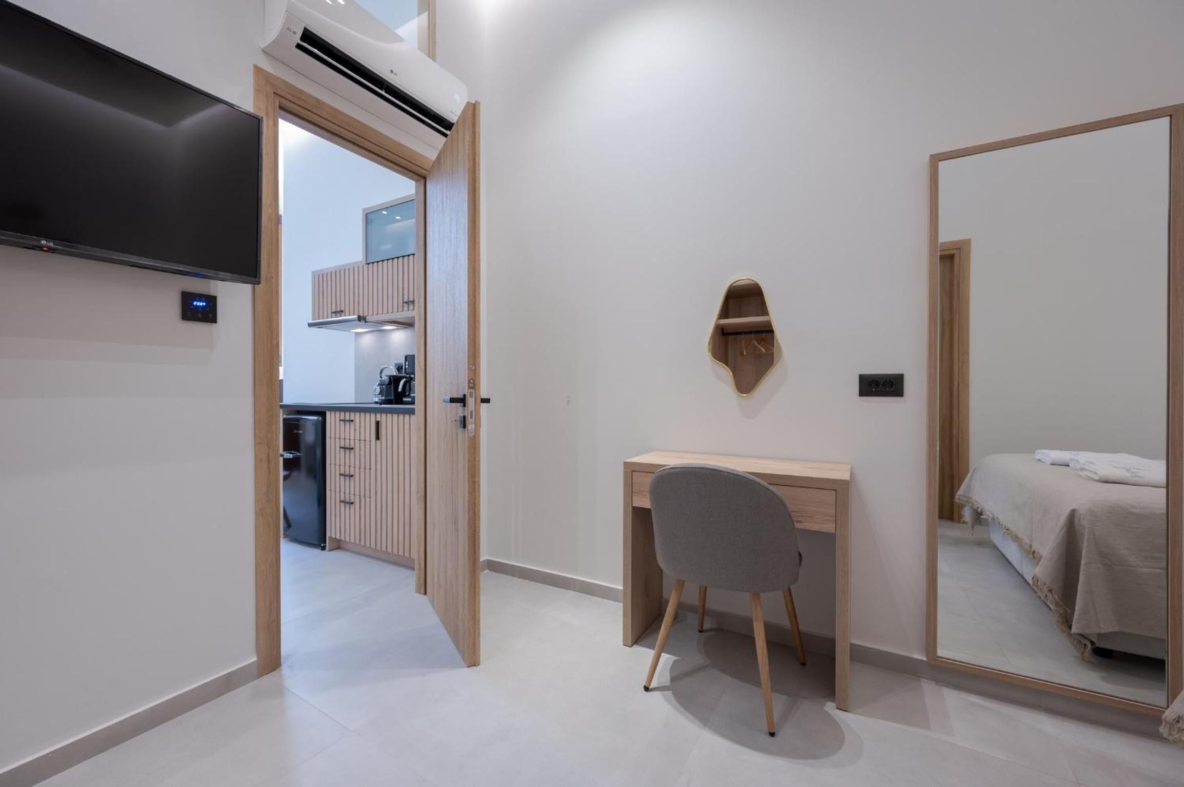 Premium One Bedroom Suite	 - Photo 5