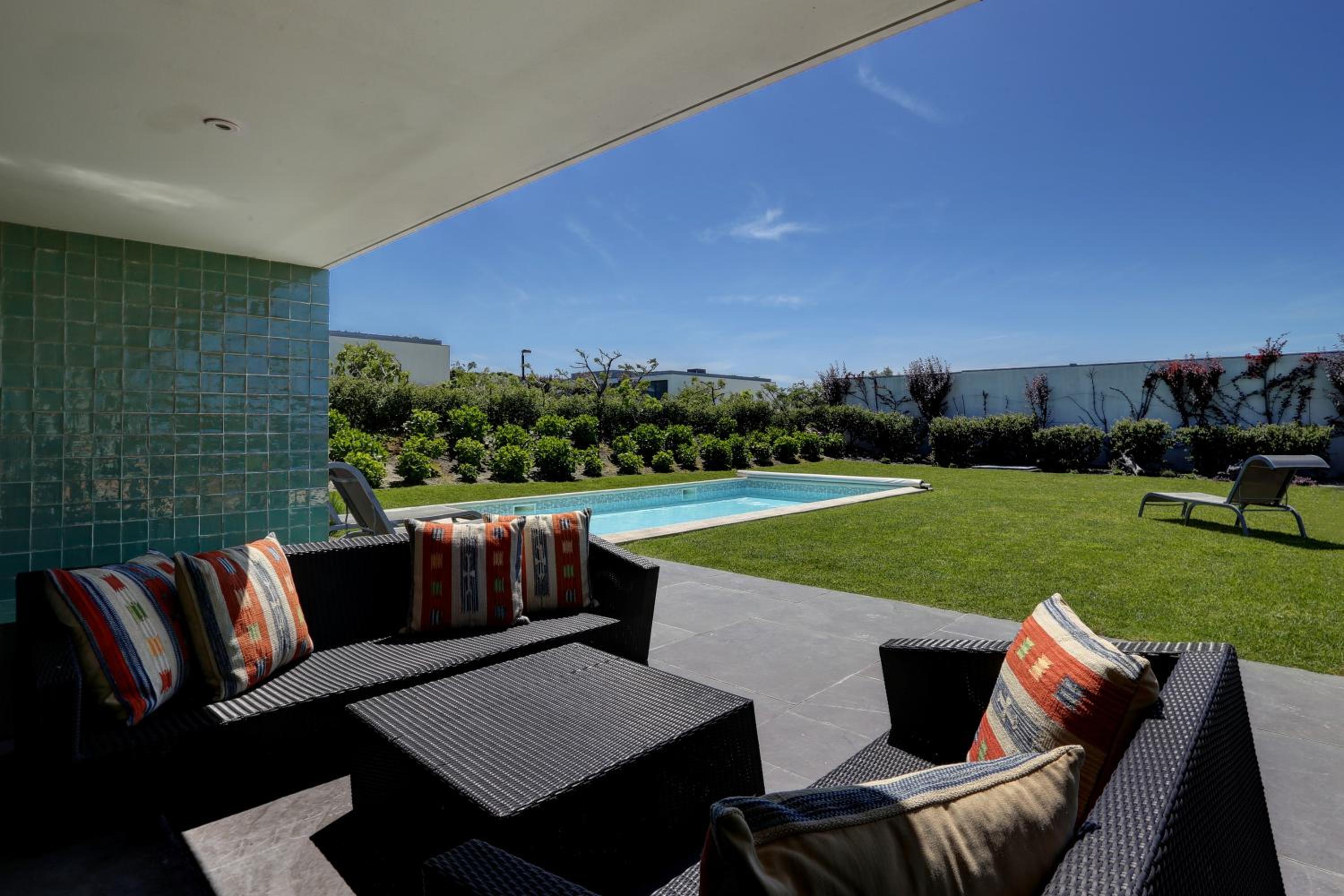 Three-Bedroom Villa with Private Pool photo 2