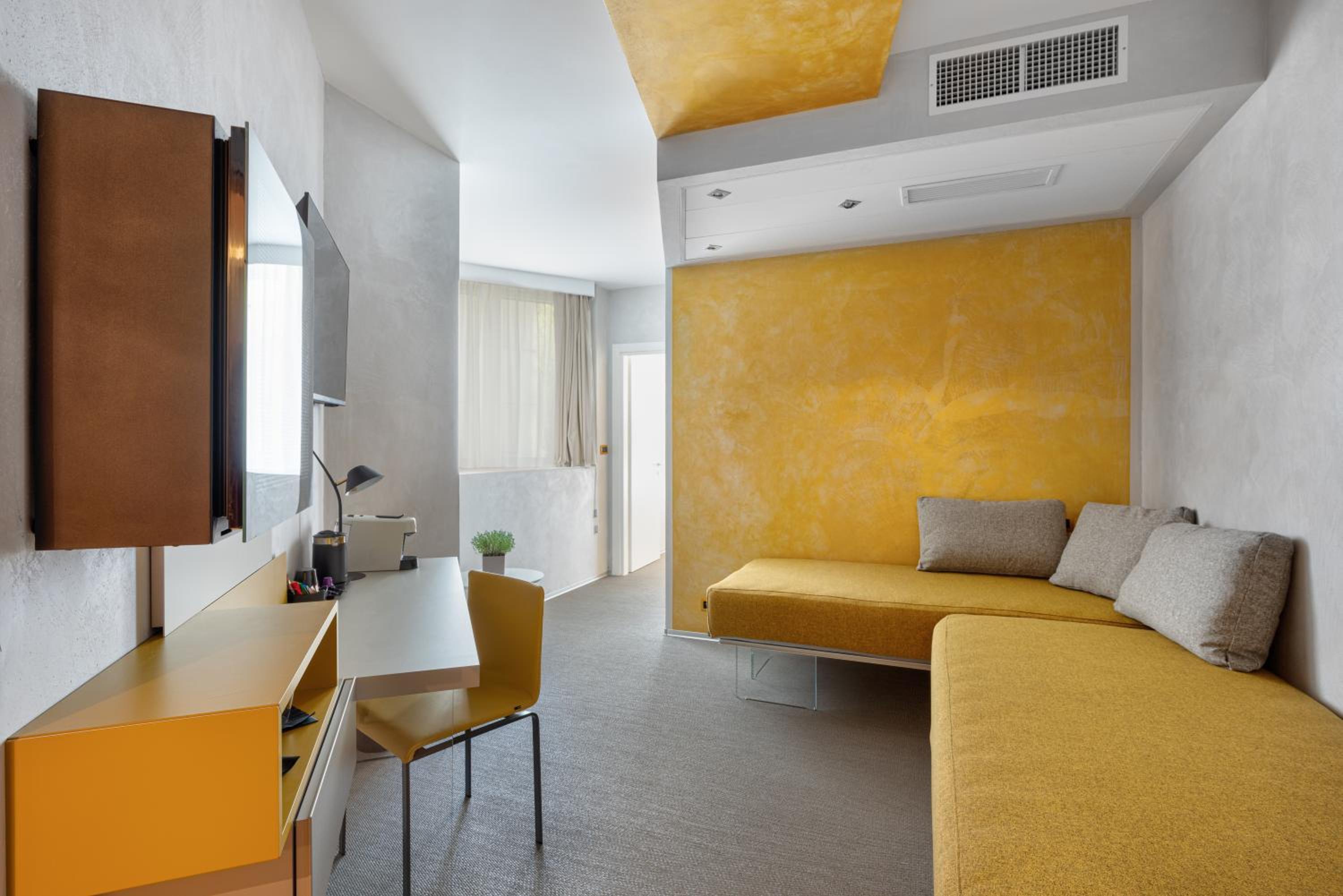 Superior Suite - Photo 2