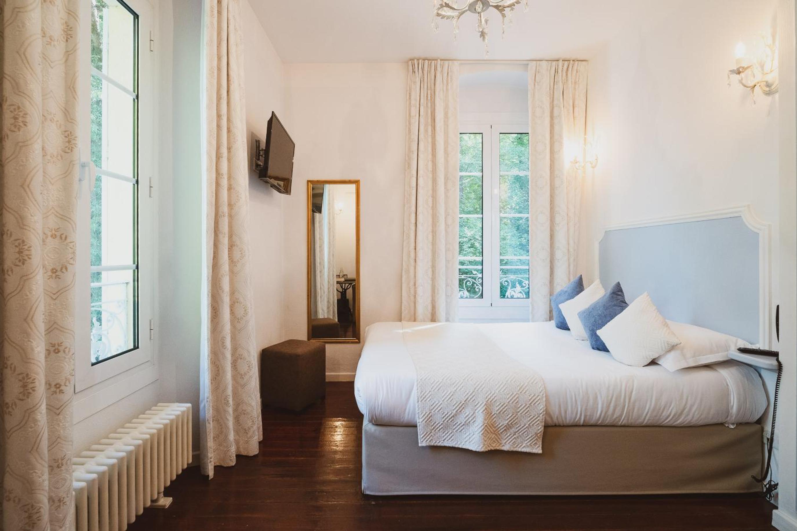 Deluxe Double Room - Photo 1