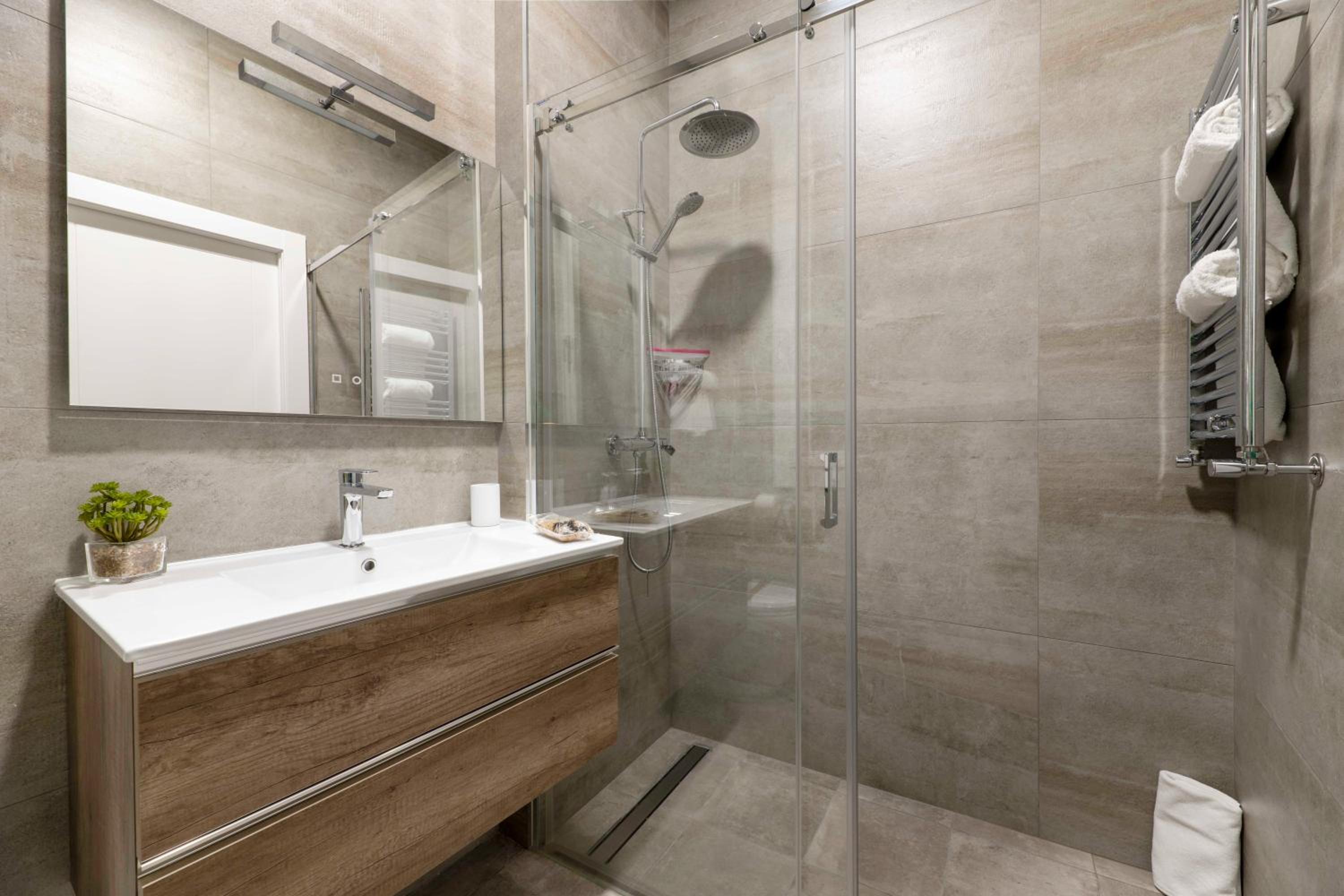 One-Bedroom Apartment - Photo 7