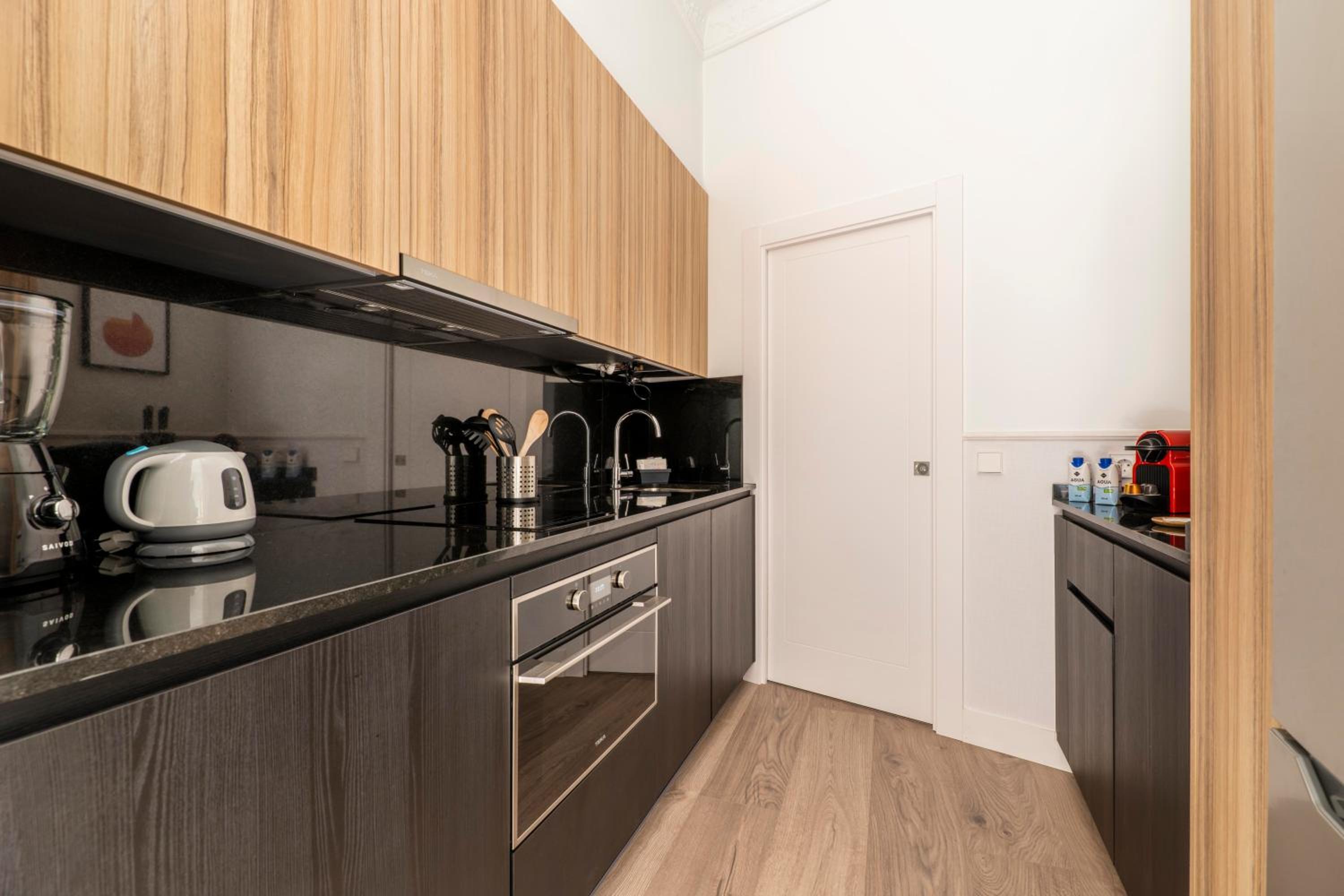 One-Bedroom Apartment - Photo 3