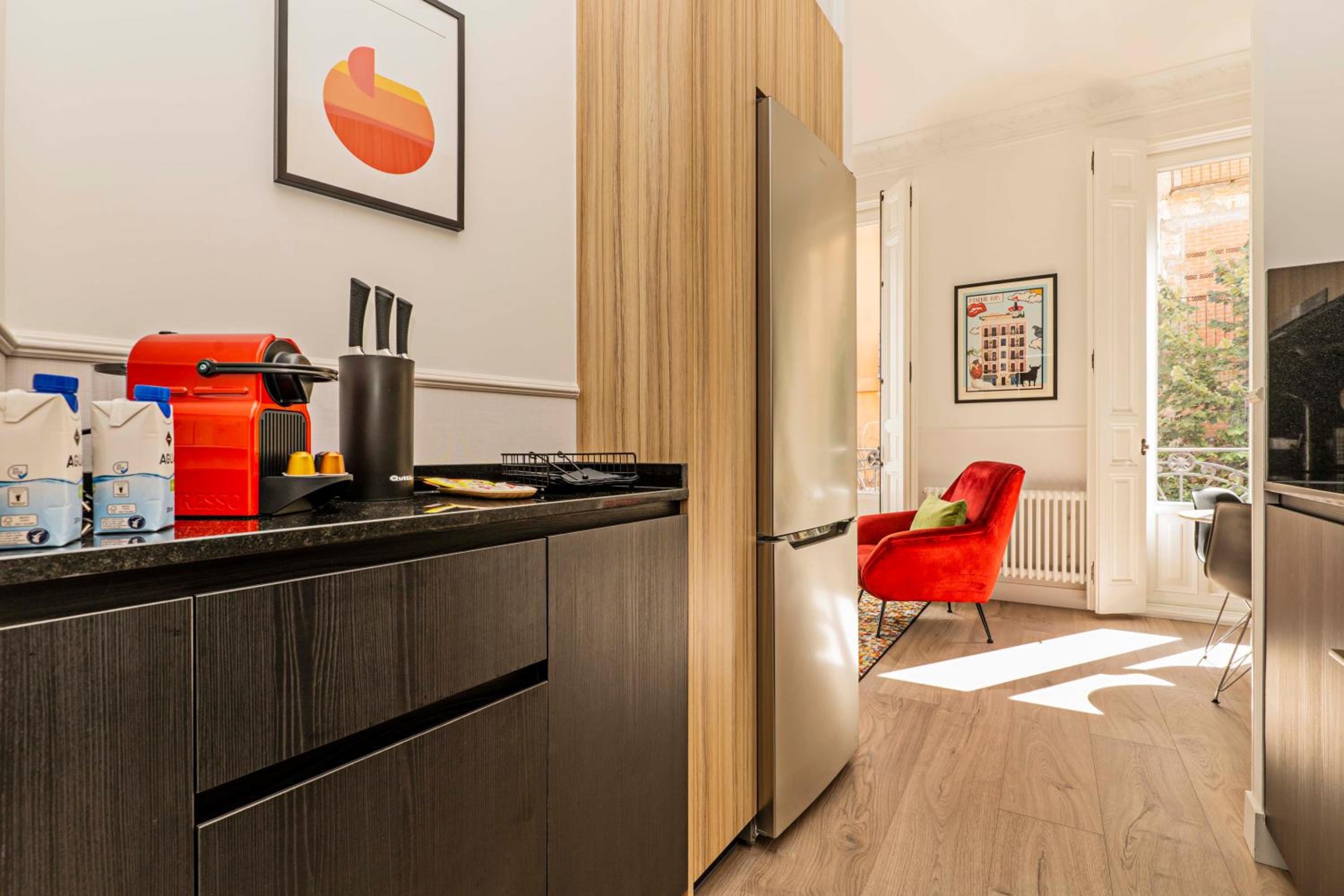 One-Bedroom Apartment - Photo 2