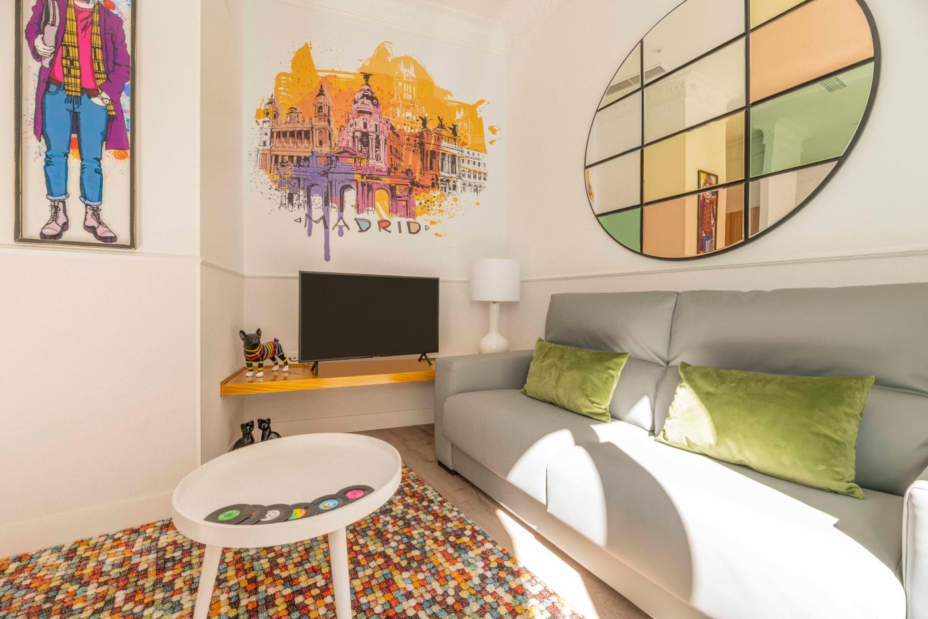 One-Bedroom Apartment - Photo 1