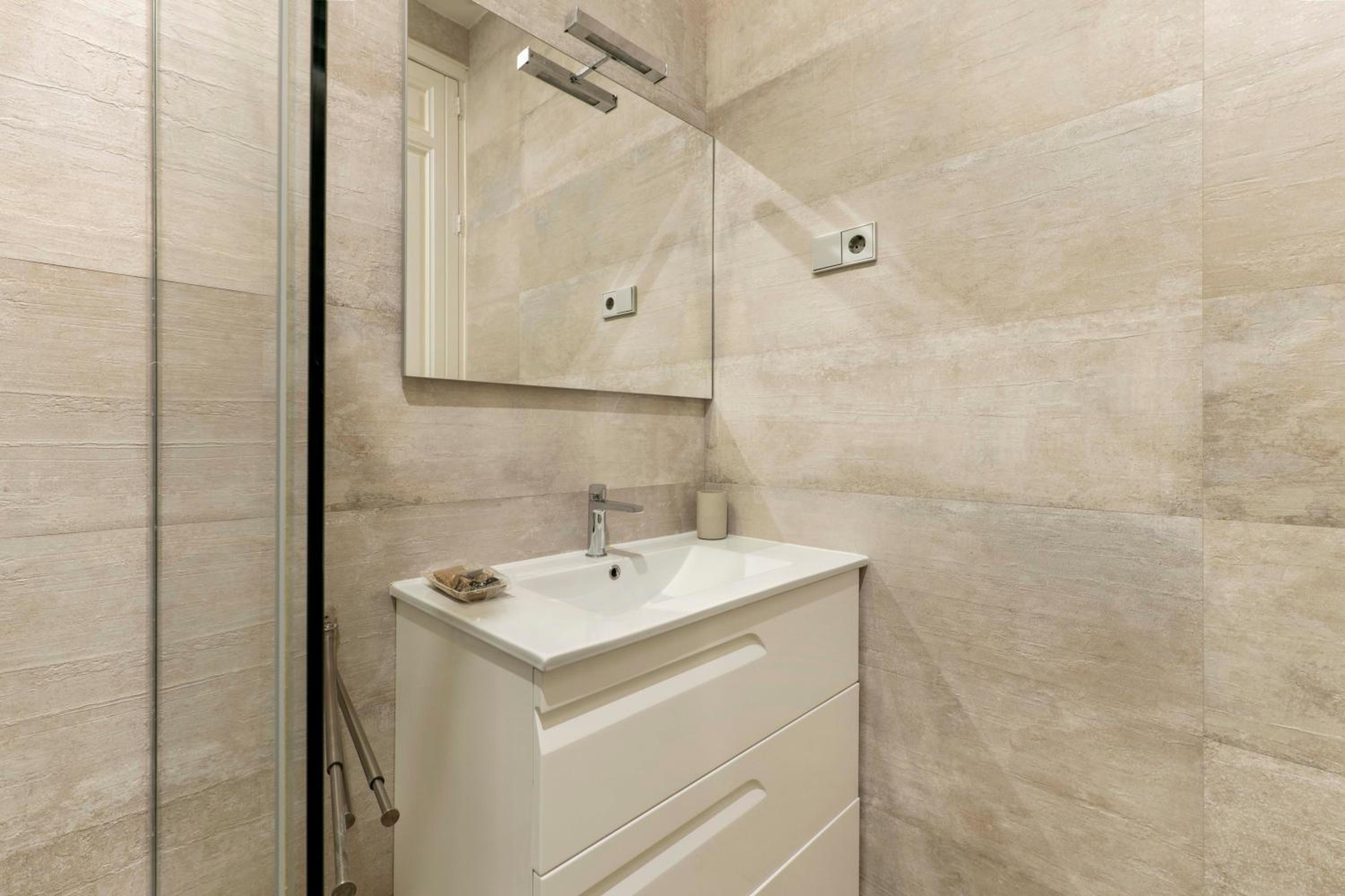 Two-Bedroom Apartment - Photo 8