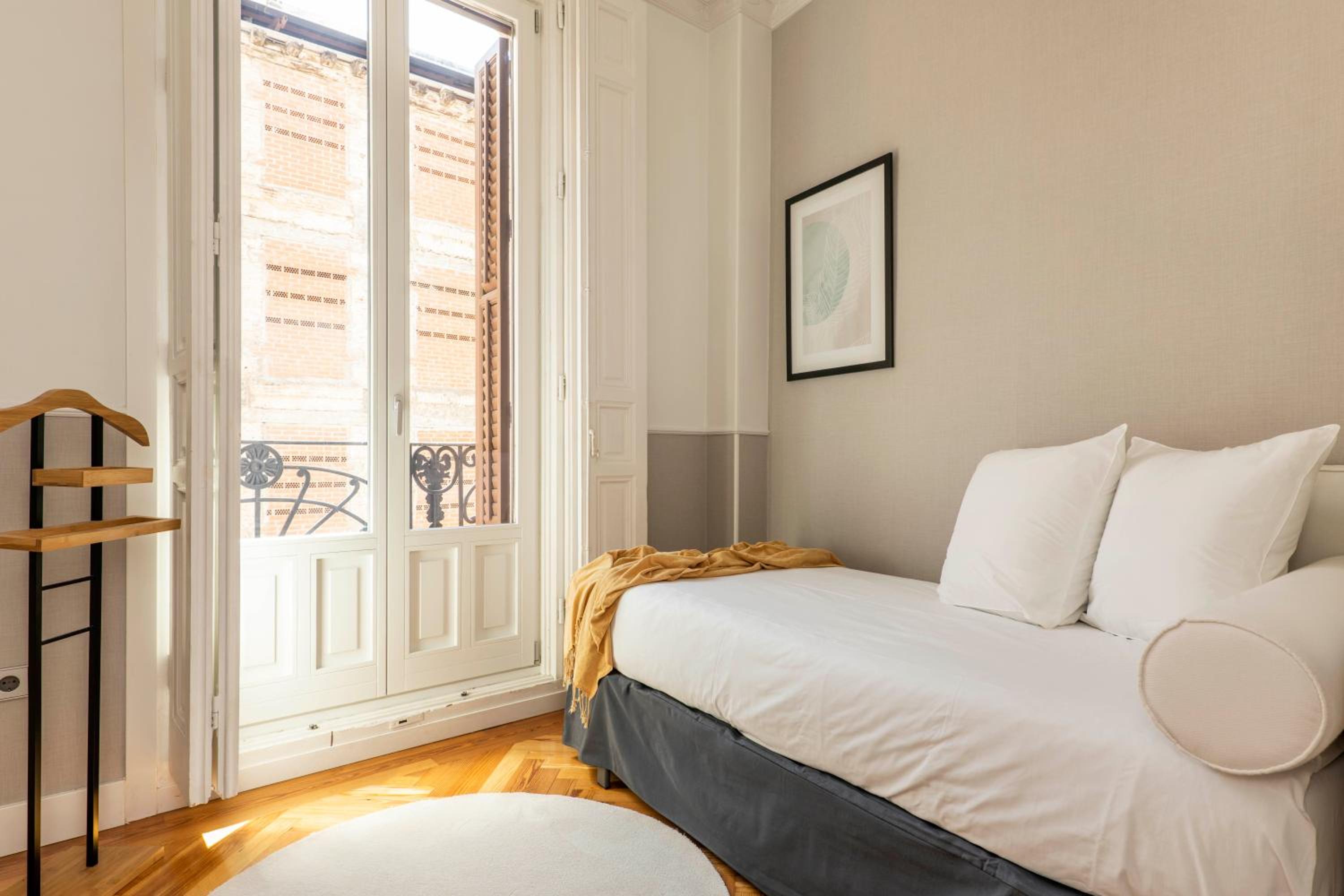 Two-Bedroom Apartment - Photo 9
