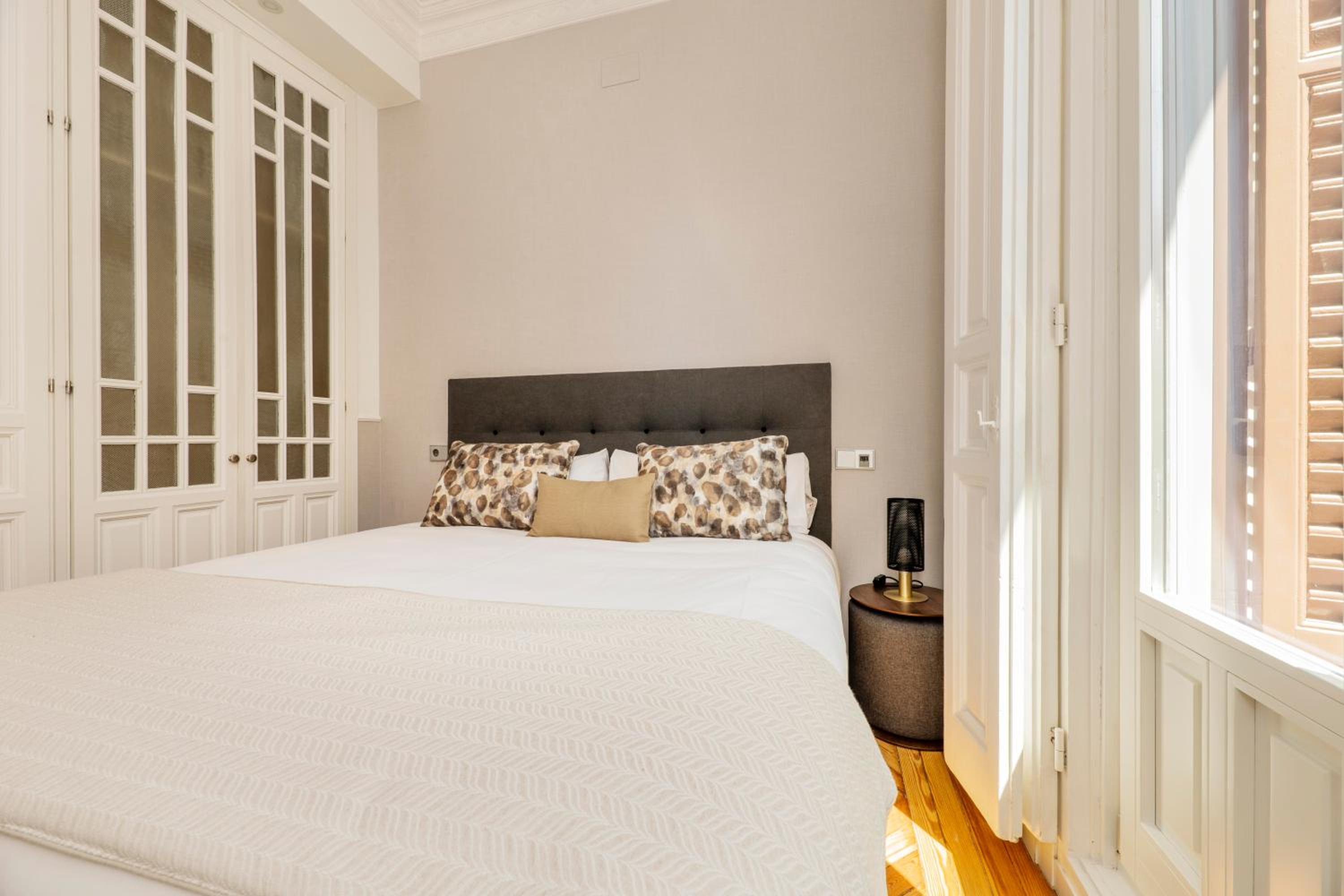 Two-Bedroom Apartment - Photo 6