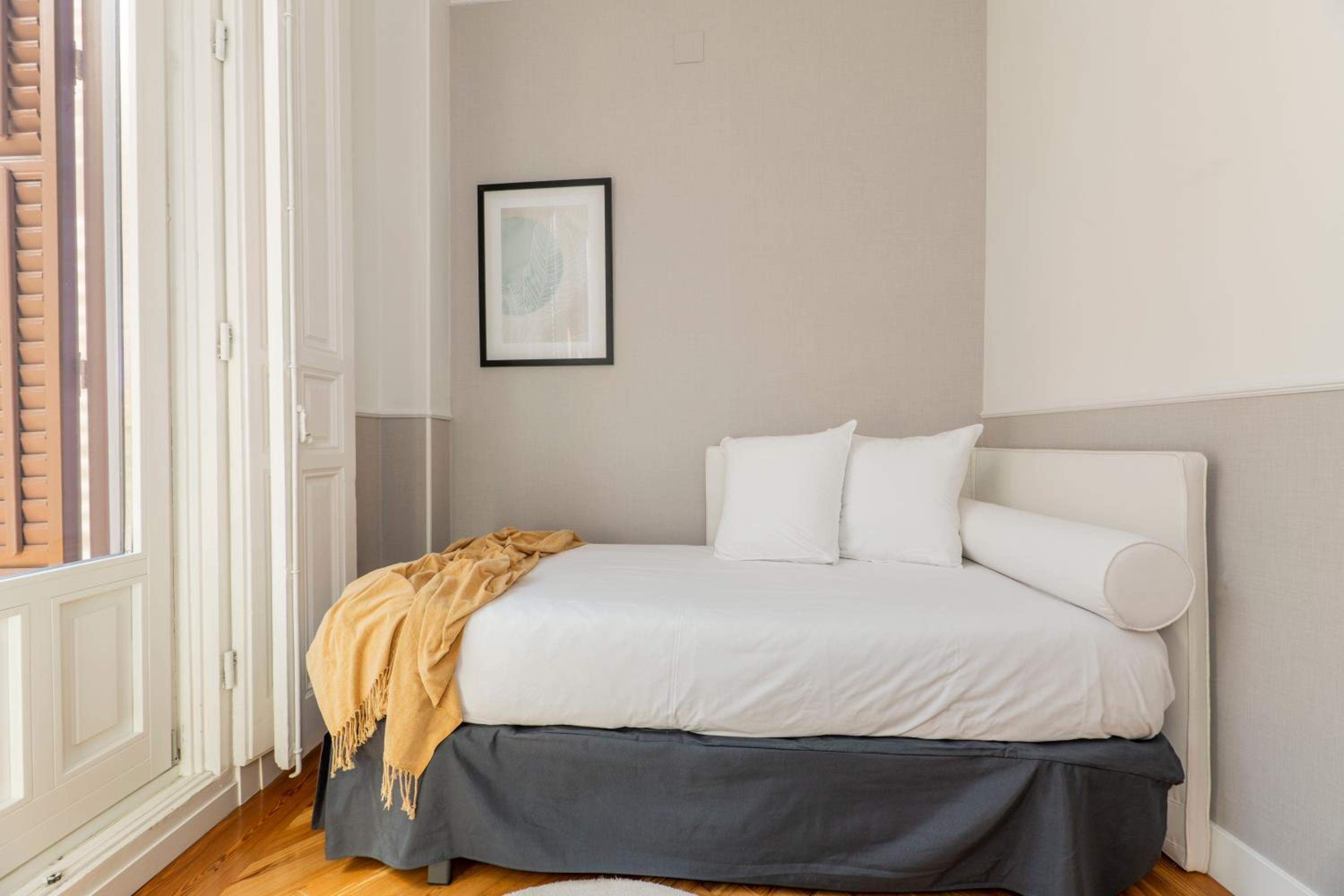 Two-Bedroom Apartment - Photo 11
