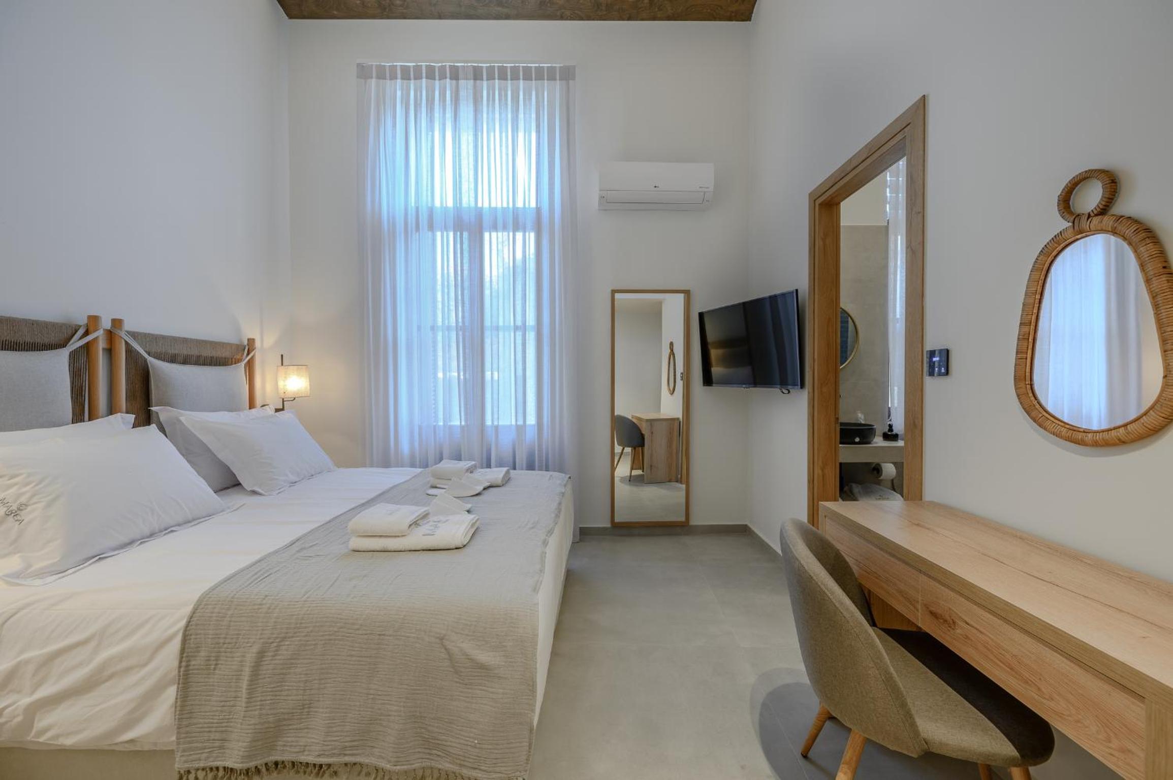 Junior Suite with Old Town View and Balcony	 - Photo 1
