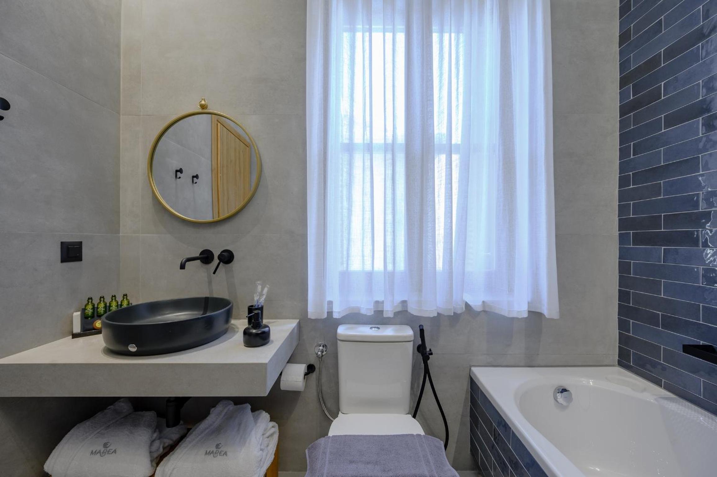 Junior Suite with Old Town View and Balcony	 - Photo 3