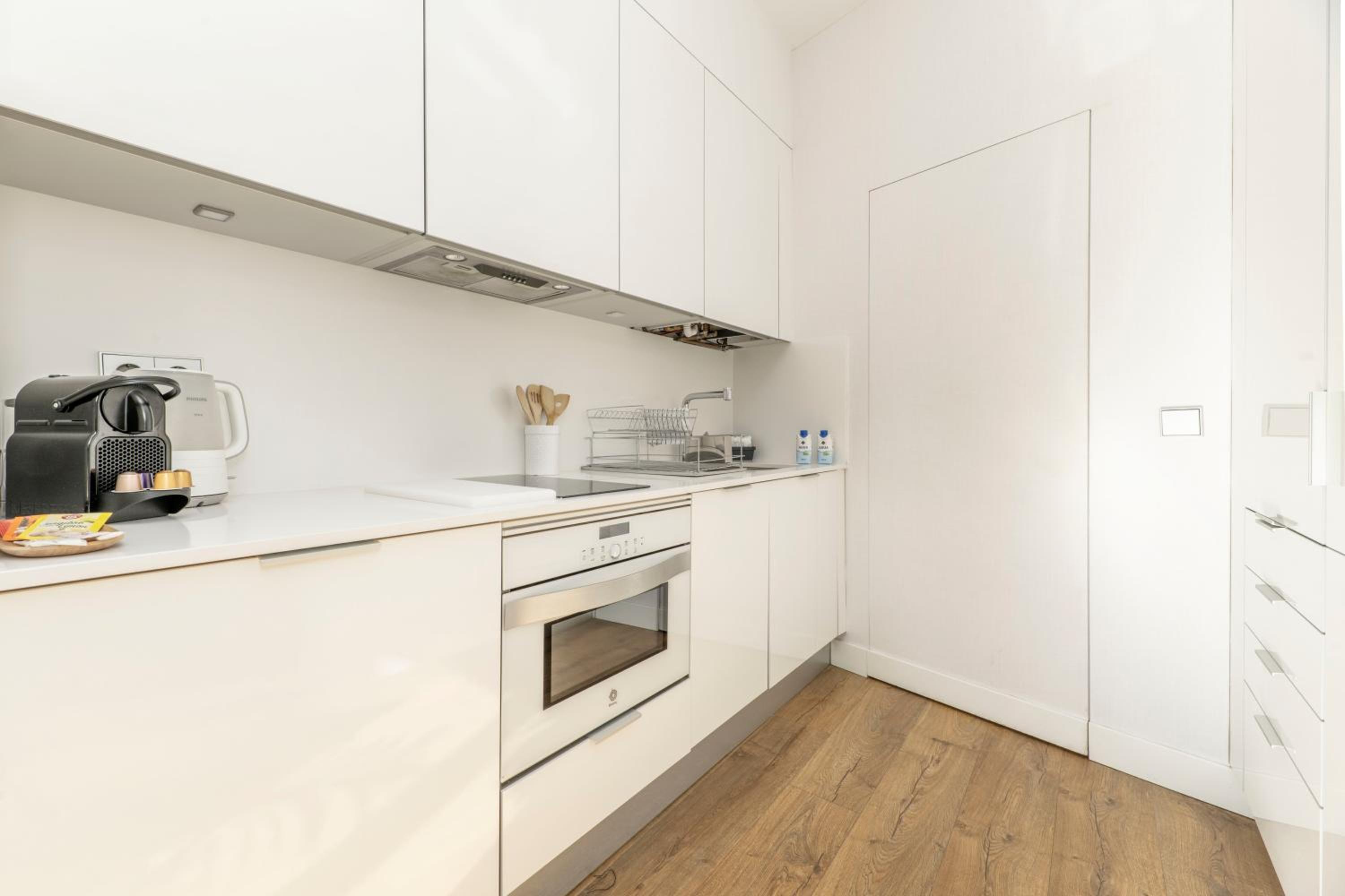 One-Bedroom Apartment photo 2