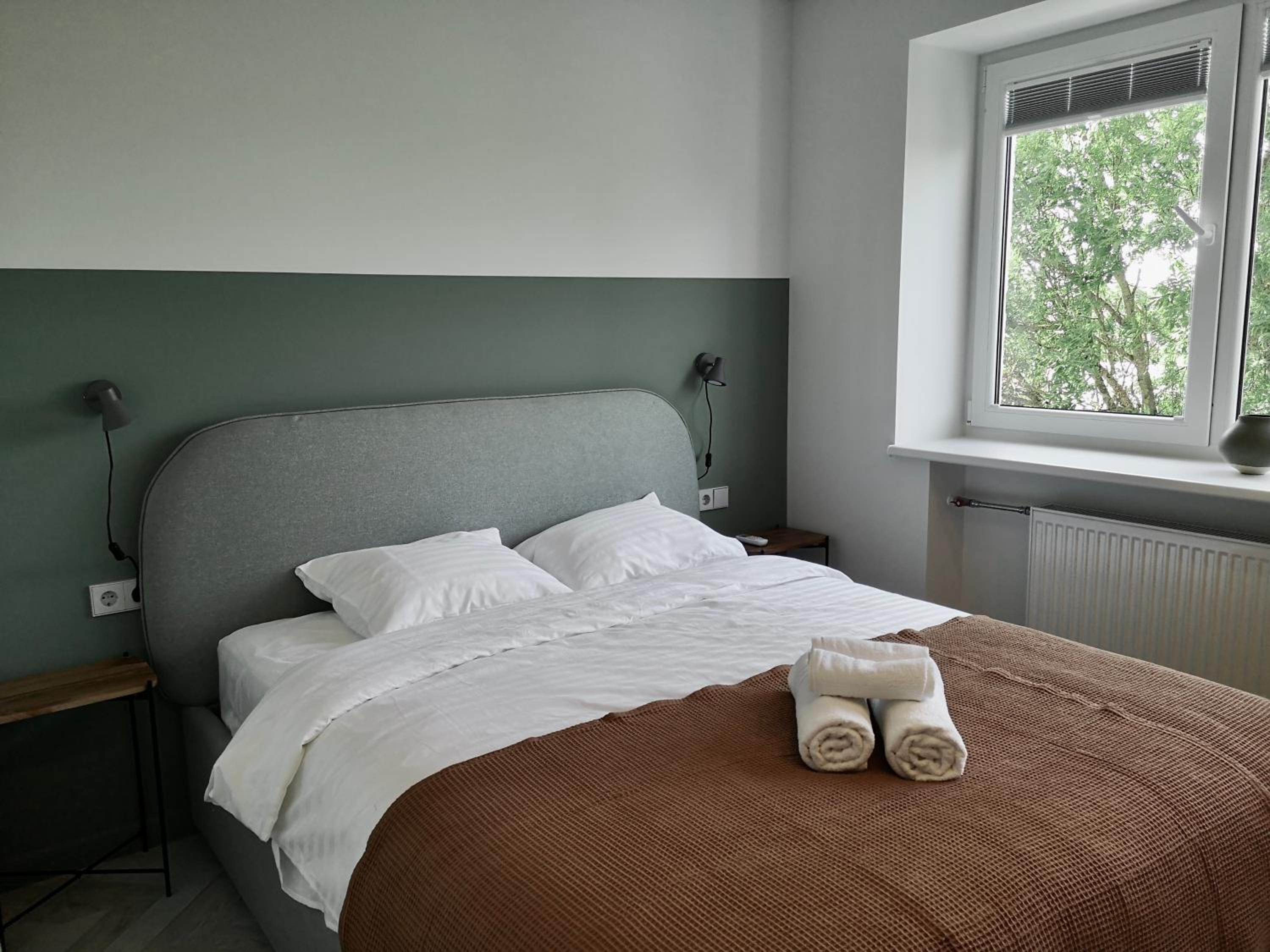 Apartment with Balcony - Photo 11