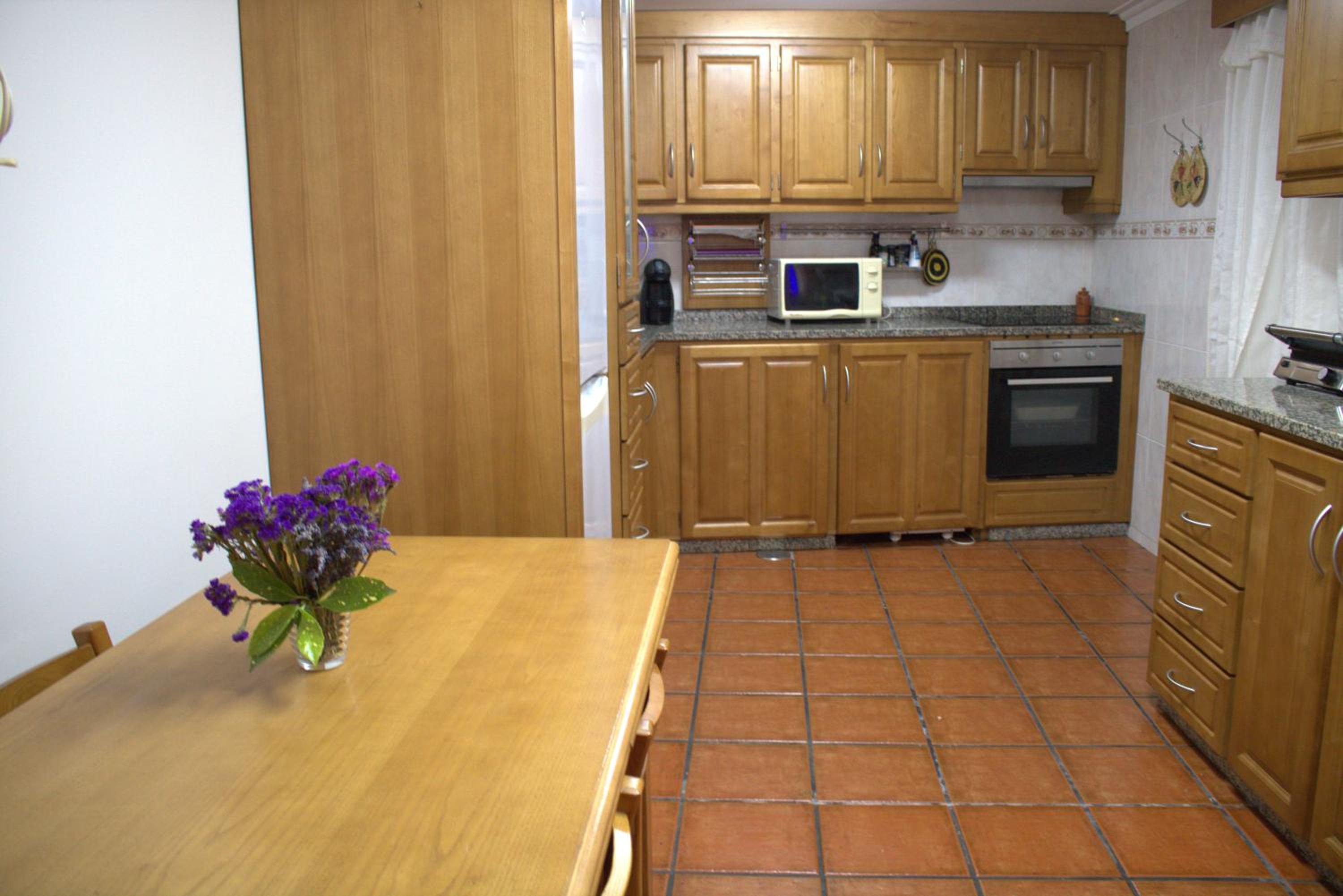 Three-Bedroom House - Photo 3