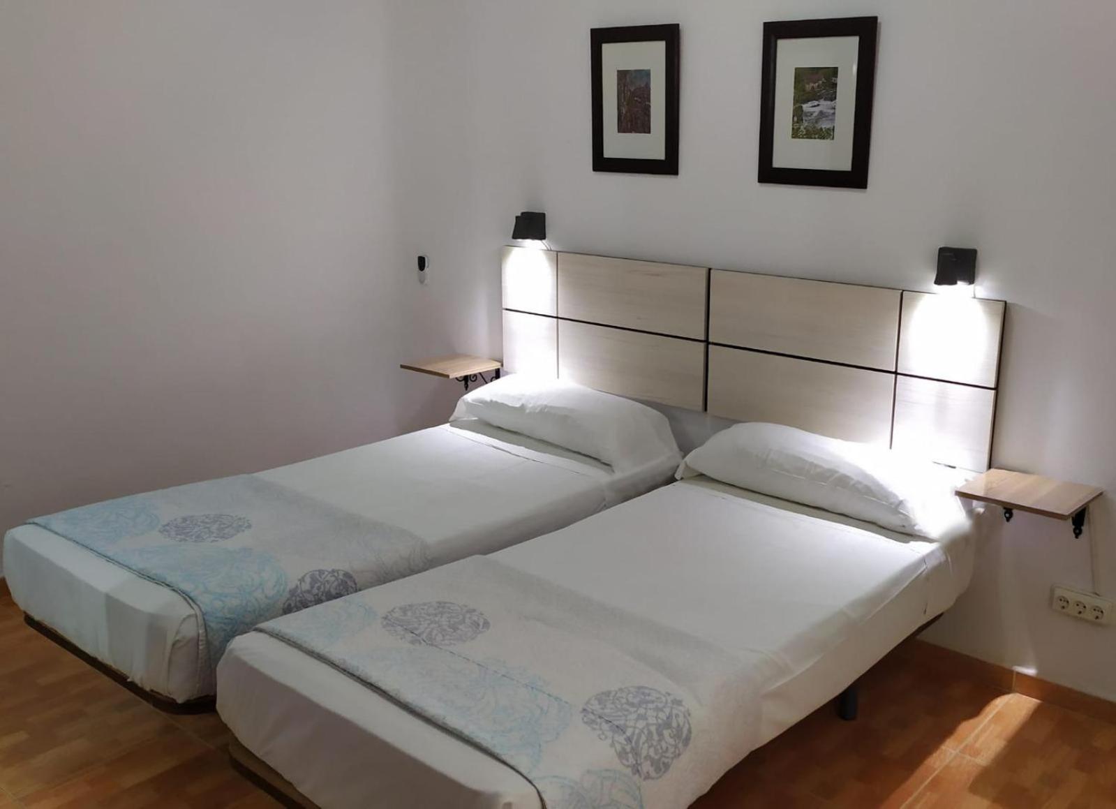 Habitación Doble con Baño Compartido