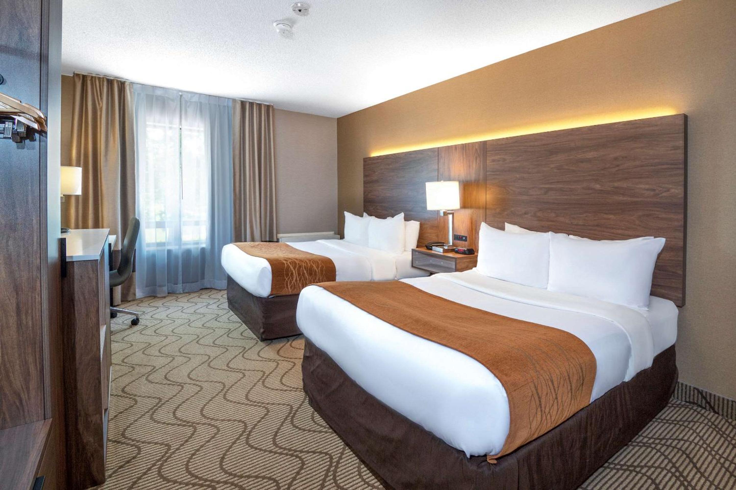 Double Room with Two Double Beds - Upper Floor/Non-Smoking - Photo 1