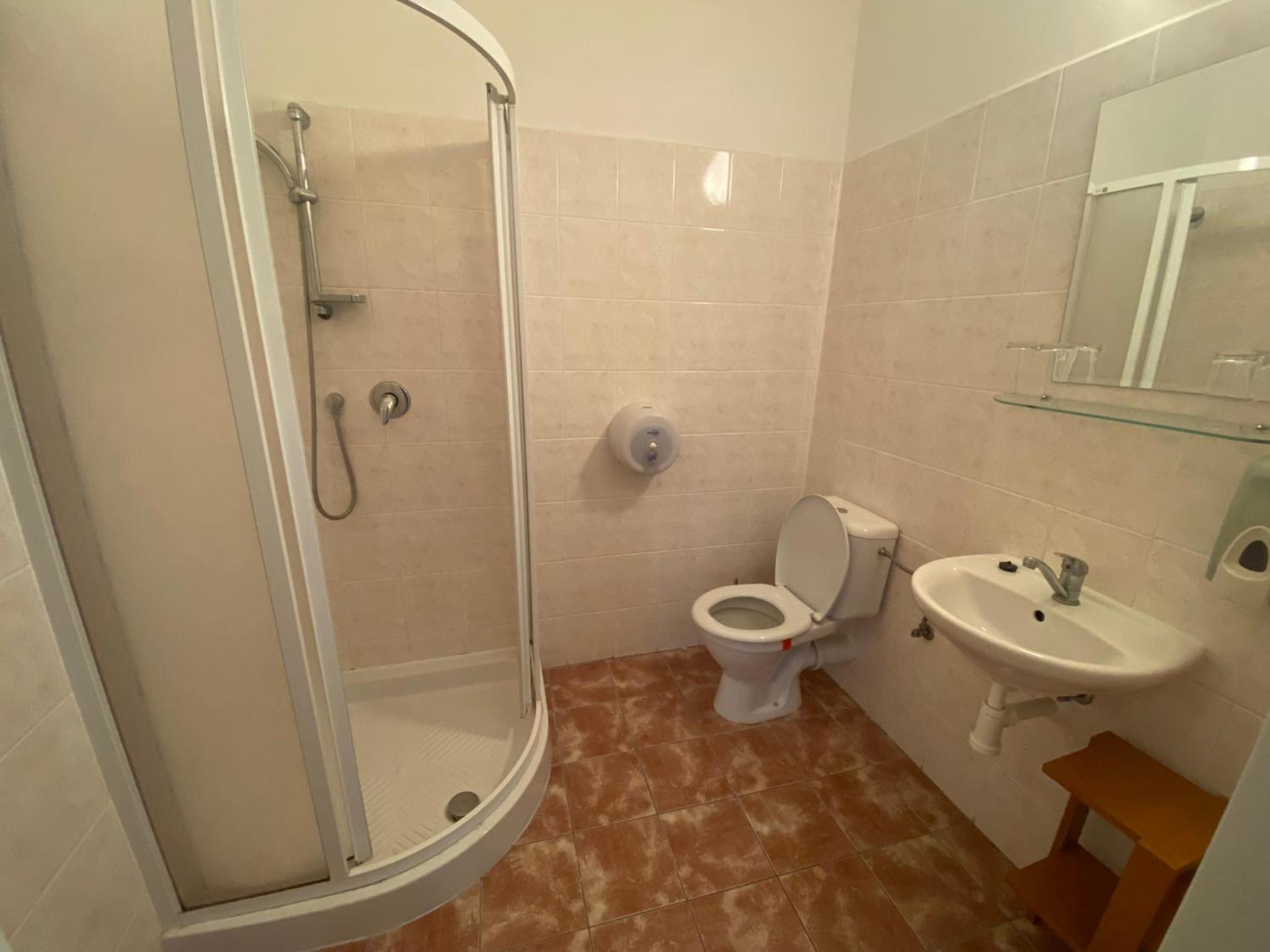 Quadruple Room with Private Bathroom photo 2