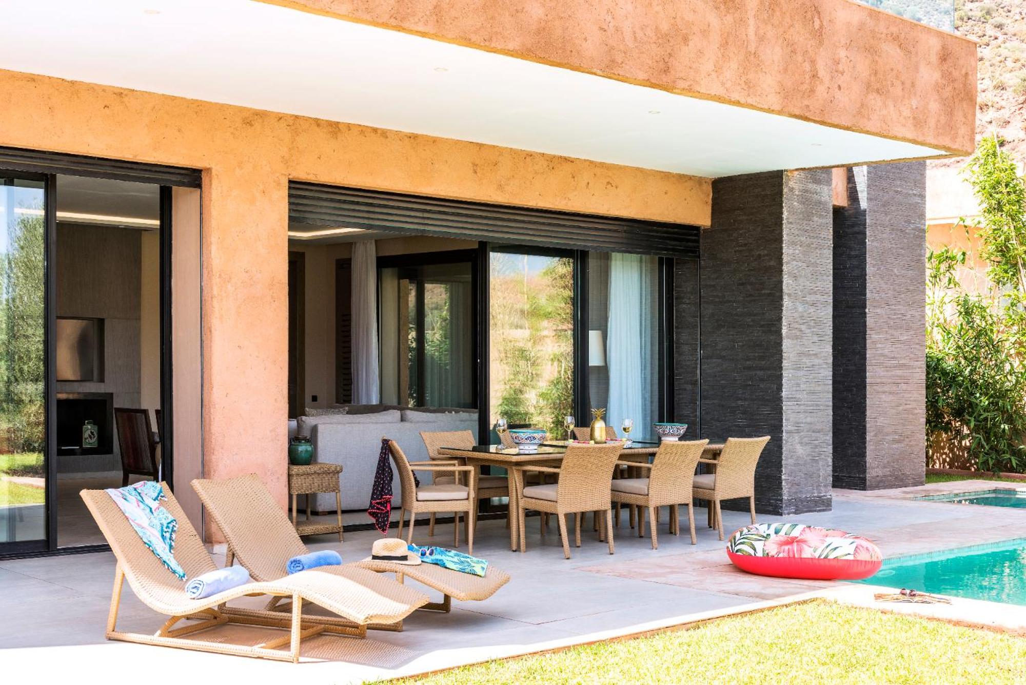 Villa with Private Pool - Photo 3