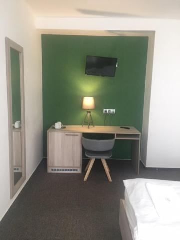 Twin Room - Photo 13