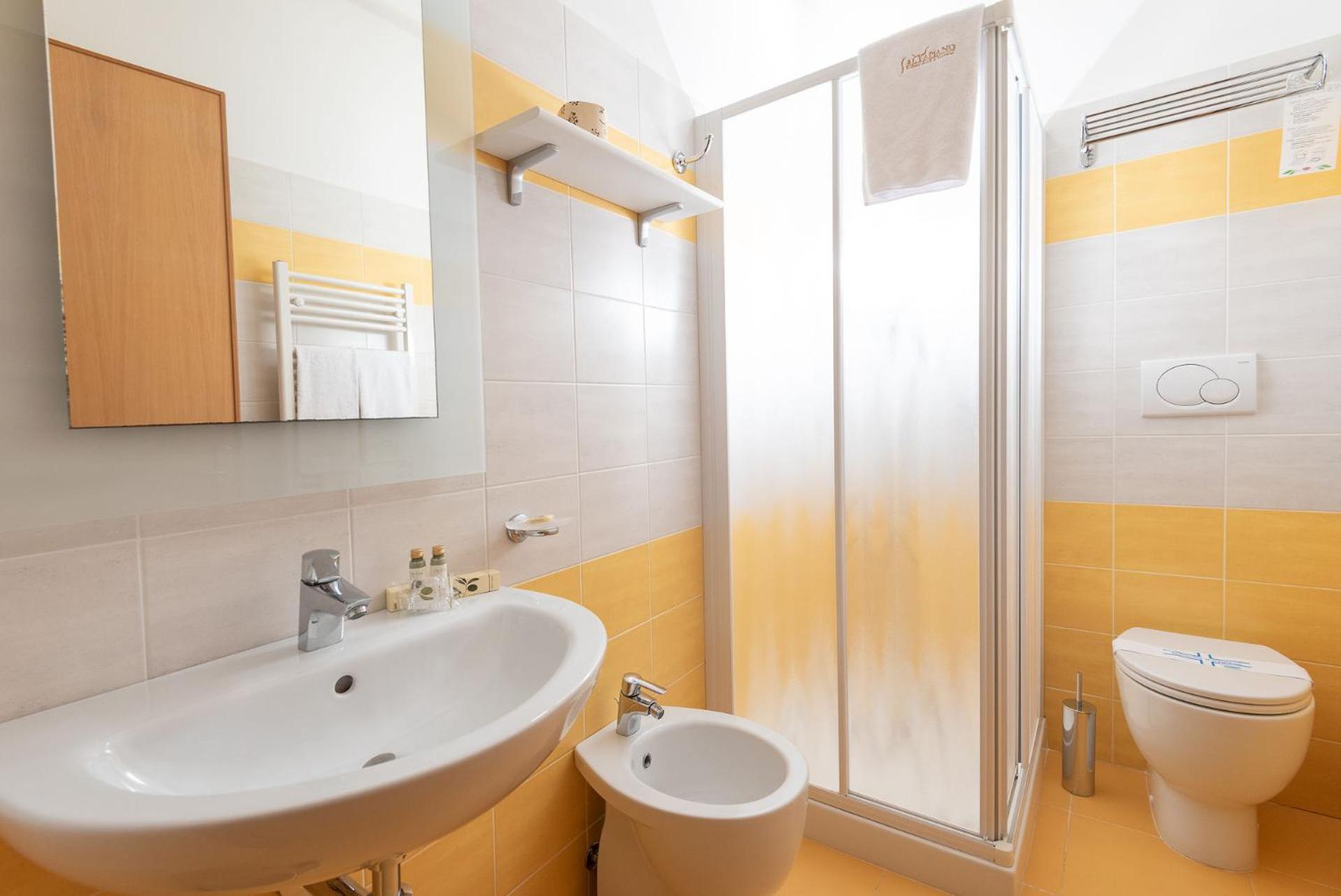 One-Bedroom Apartment (4 Adults) - Photo 6