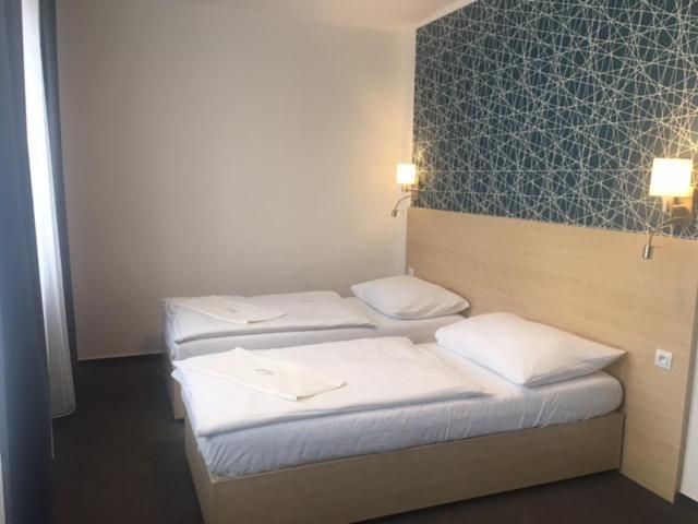 Twin Room - Photo 2