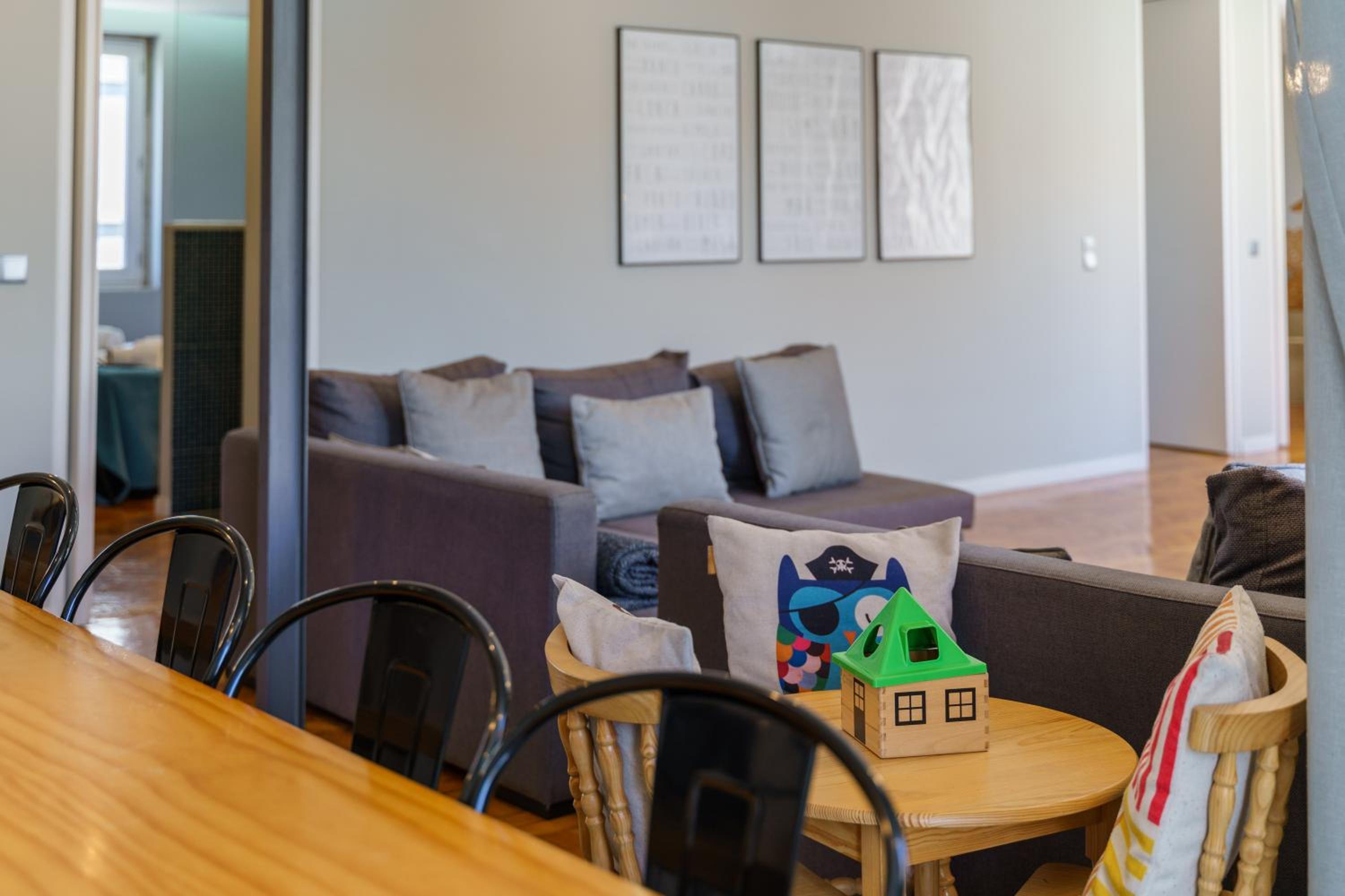 Modern Family Apartment photo 3