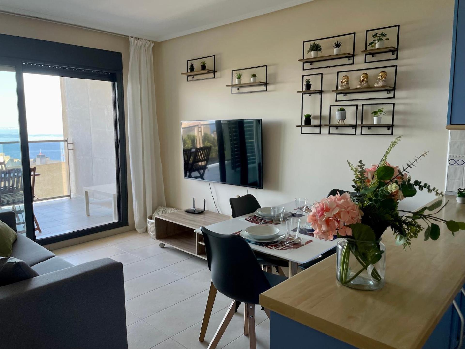 Apartamento de dos habitaciones con vista al mar