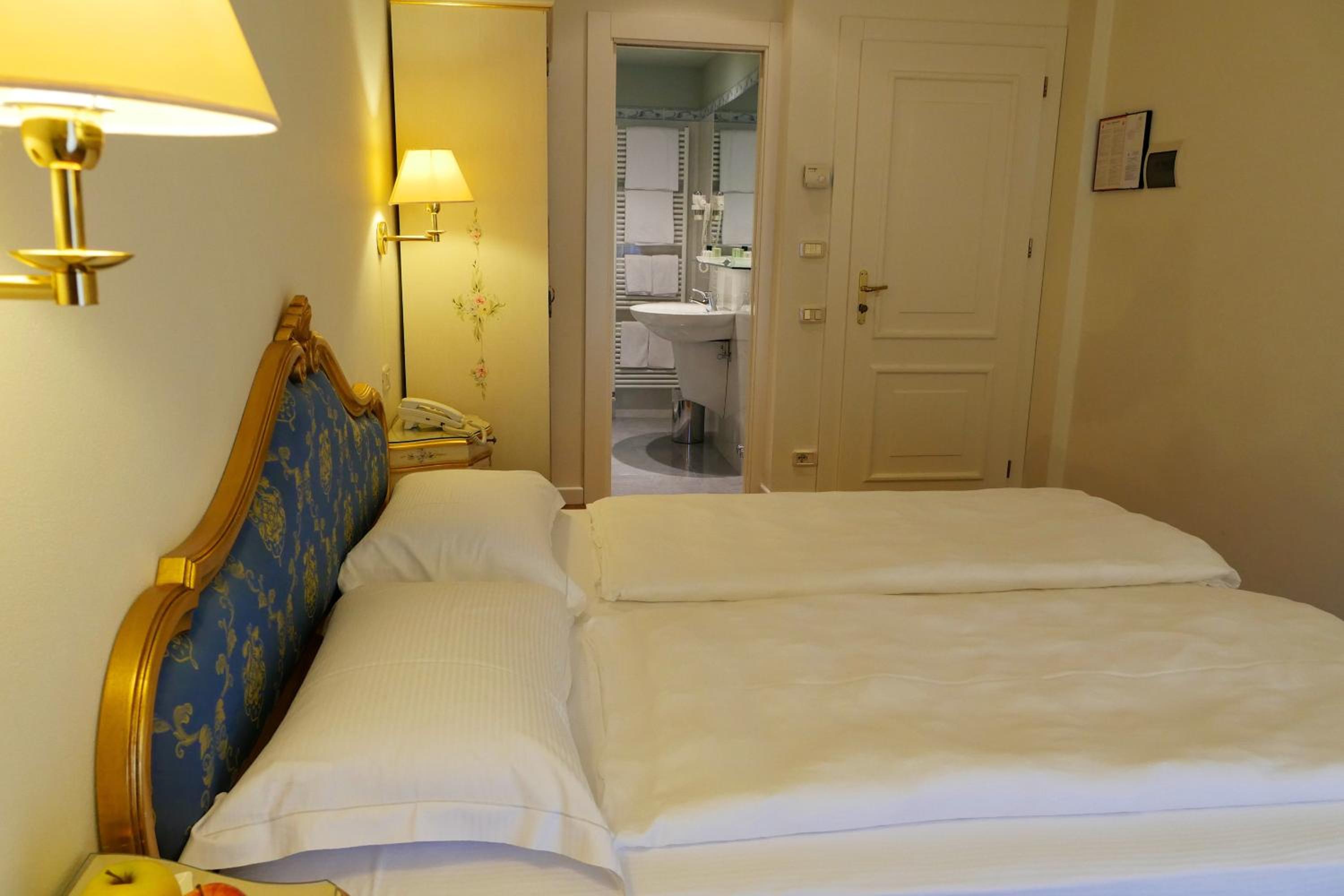 Superior Double or Twin Room - Photo 5