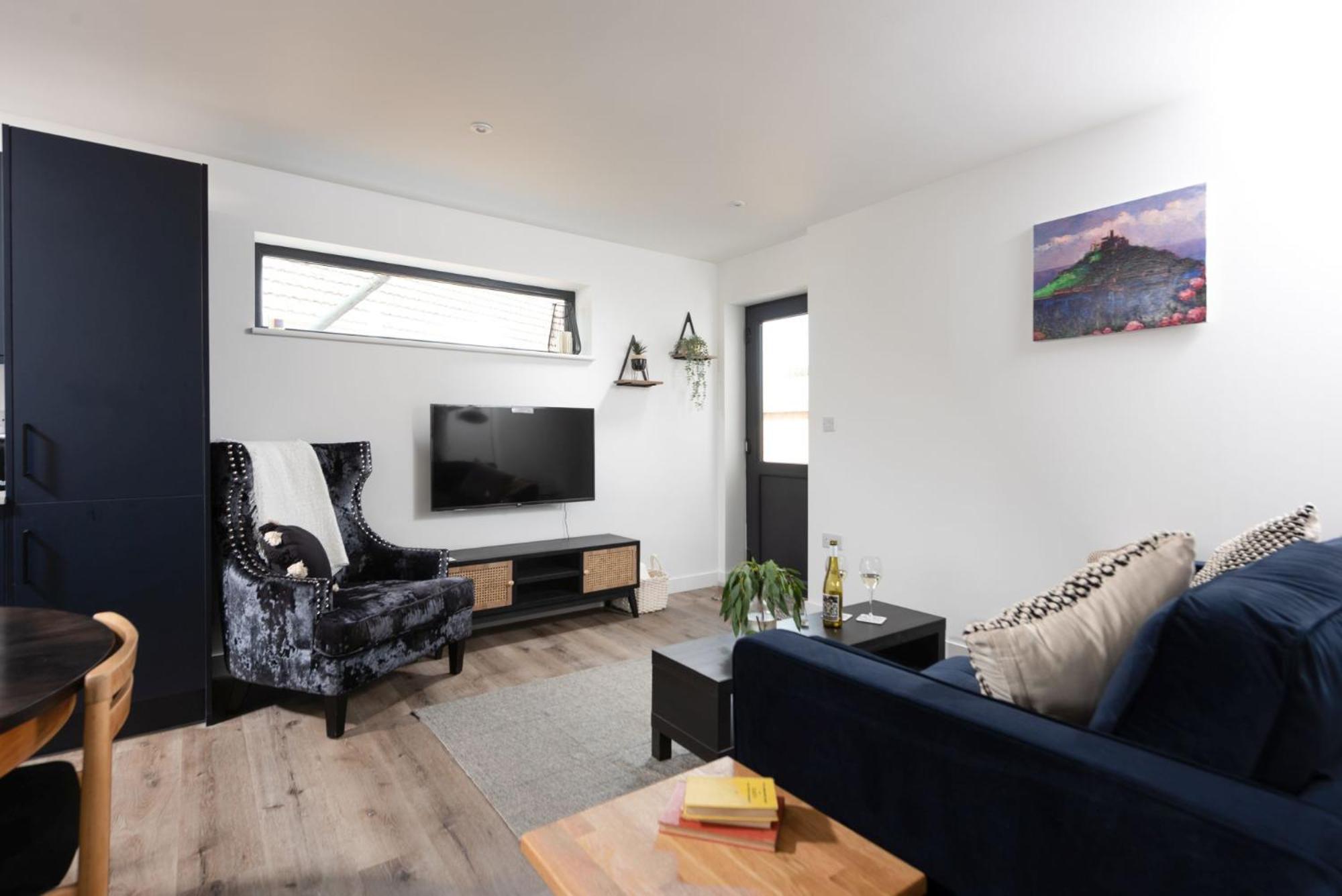 One-Bedroom House photo 1
