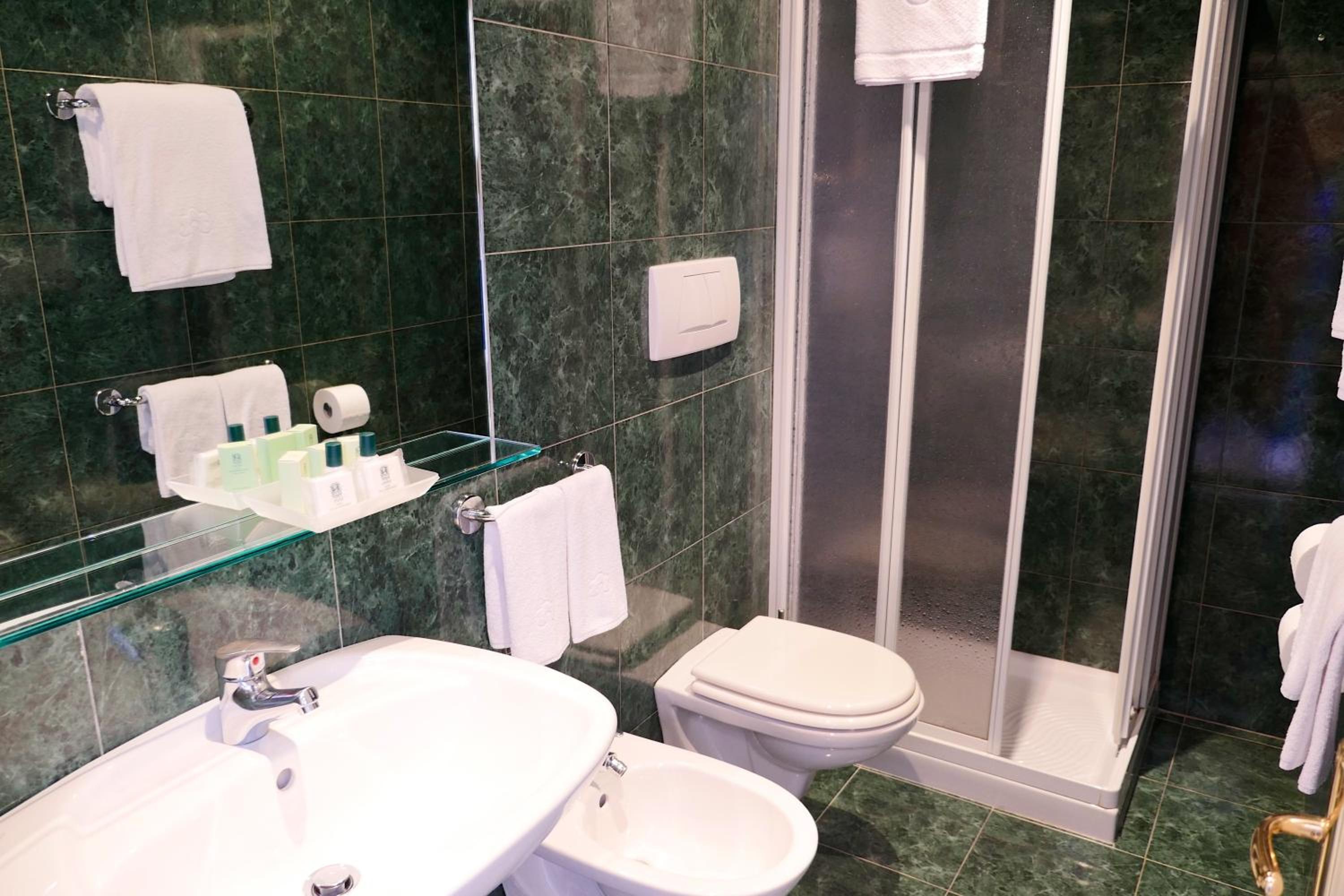 Superior Double or Twin Room - Photo 2
