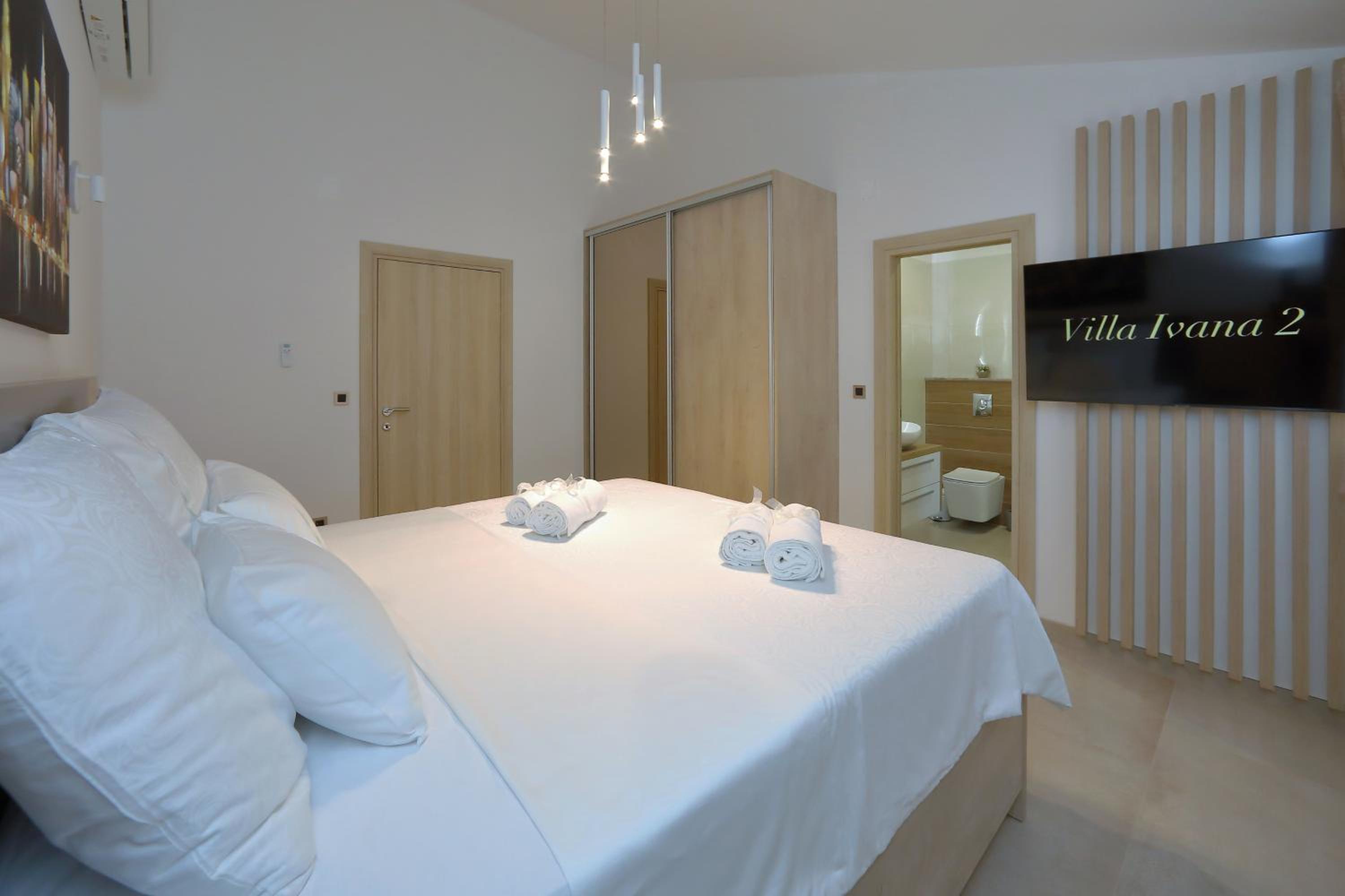 Villa photo 1