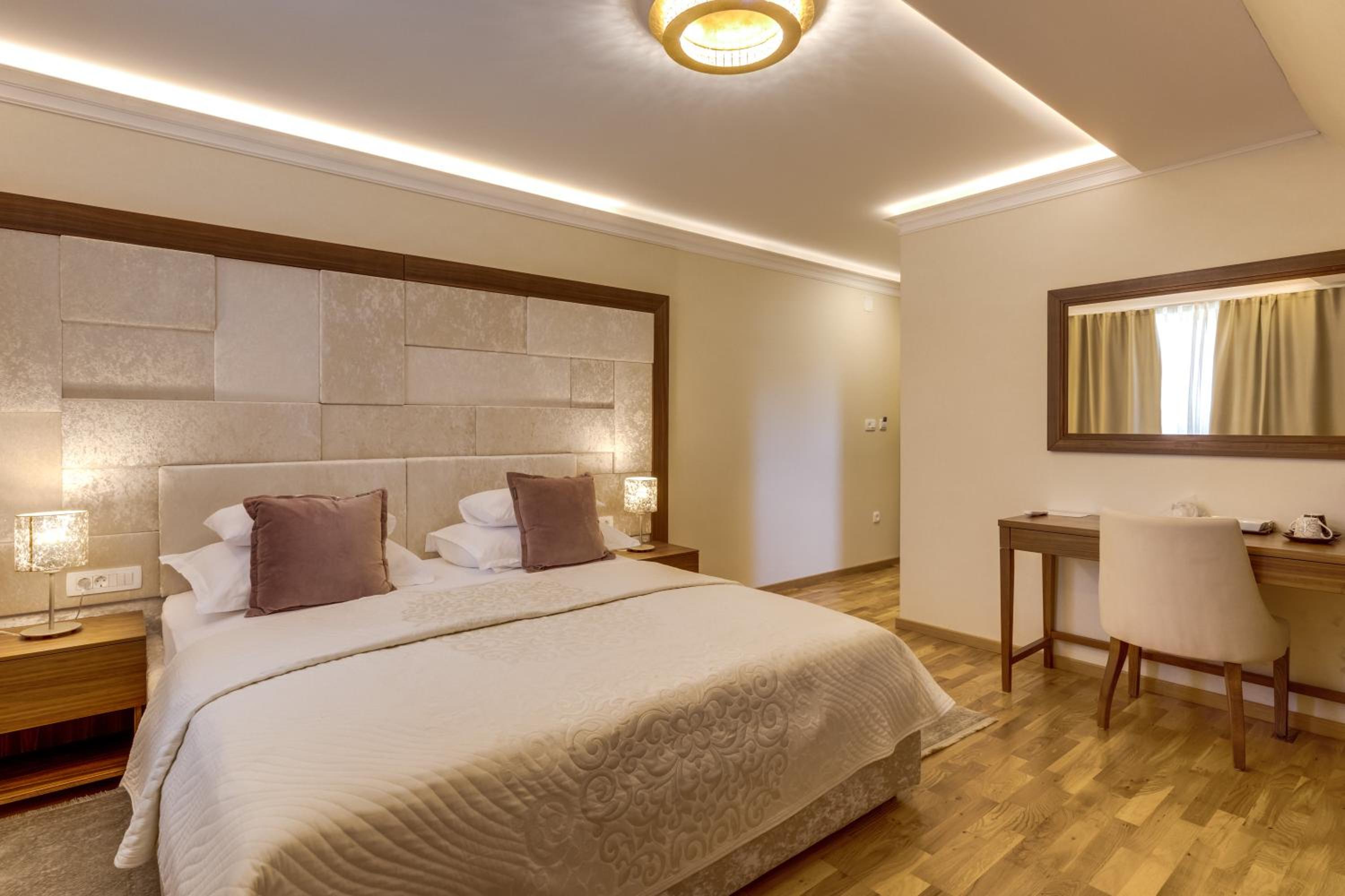 Deluxe Double Room - Photo 1